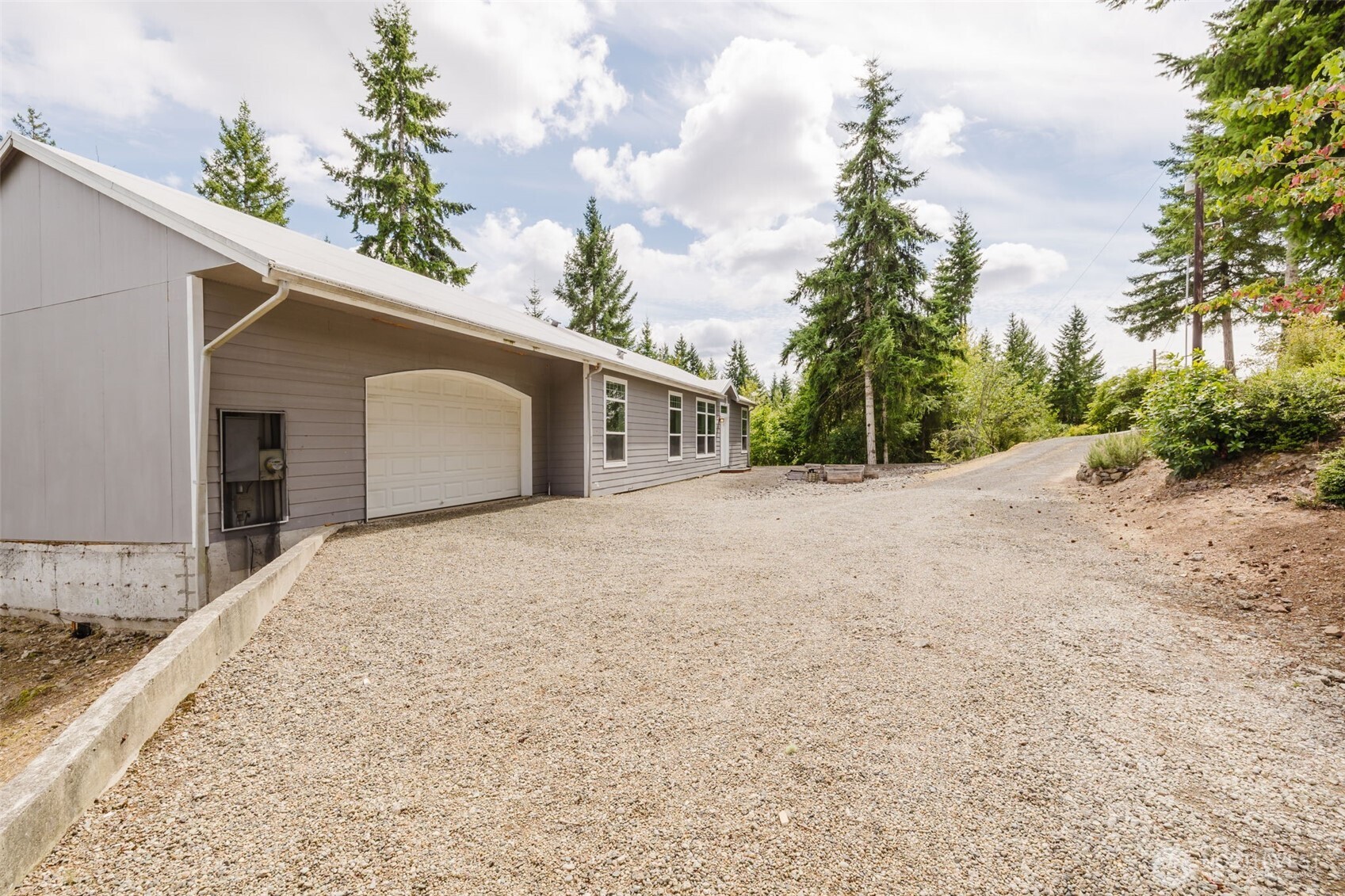 2683 Ridgecrest Drive W