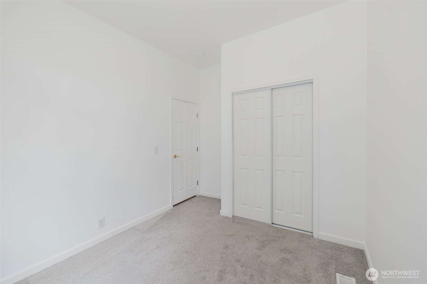 2683 Ridgecrest Drive W