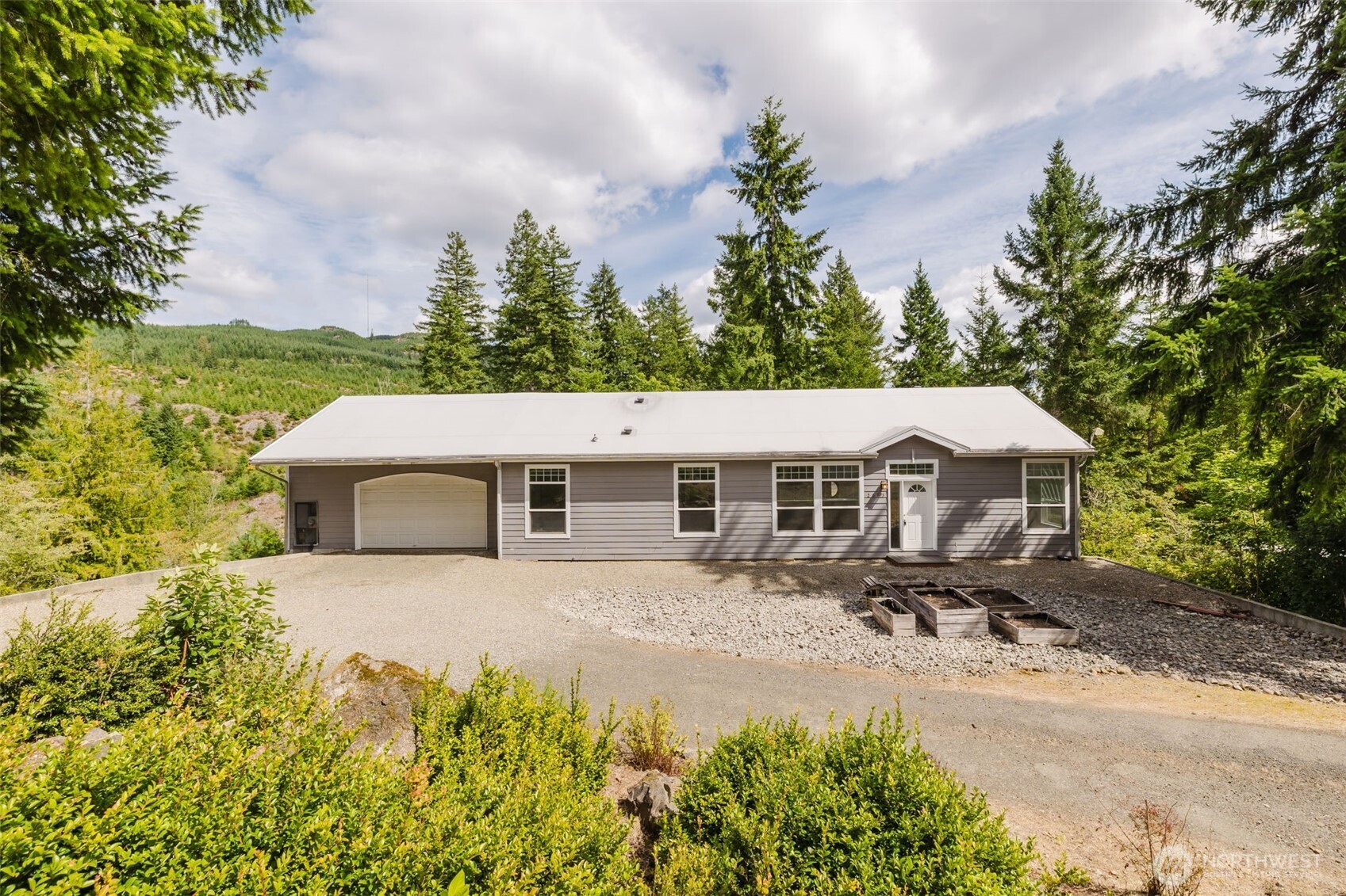 2683 Ridgecrest Drive W