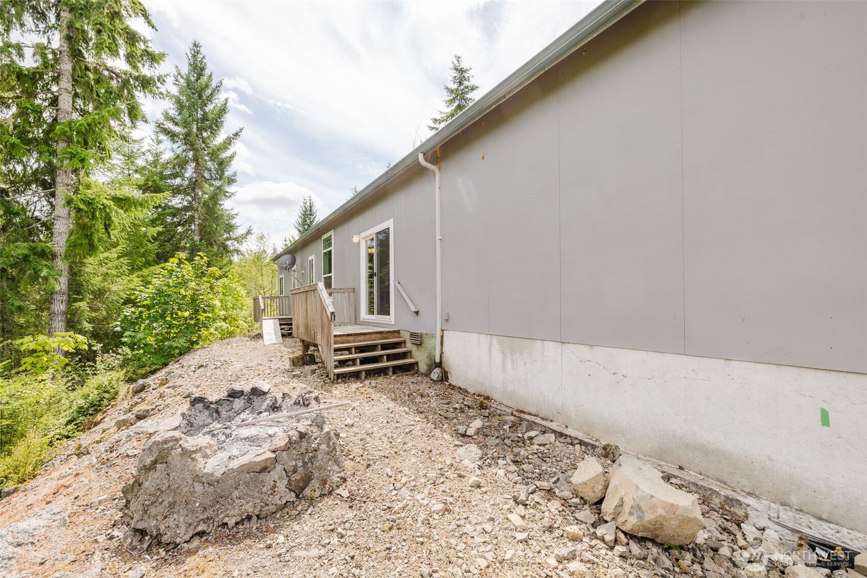 2683 Ridgecrest Drive W
