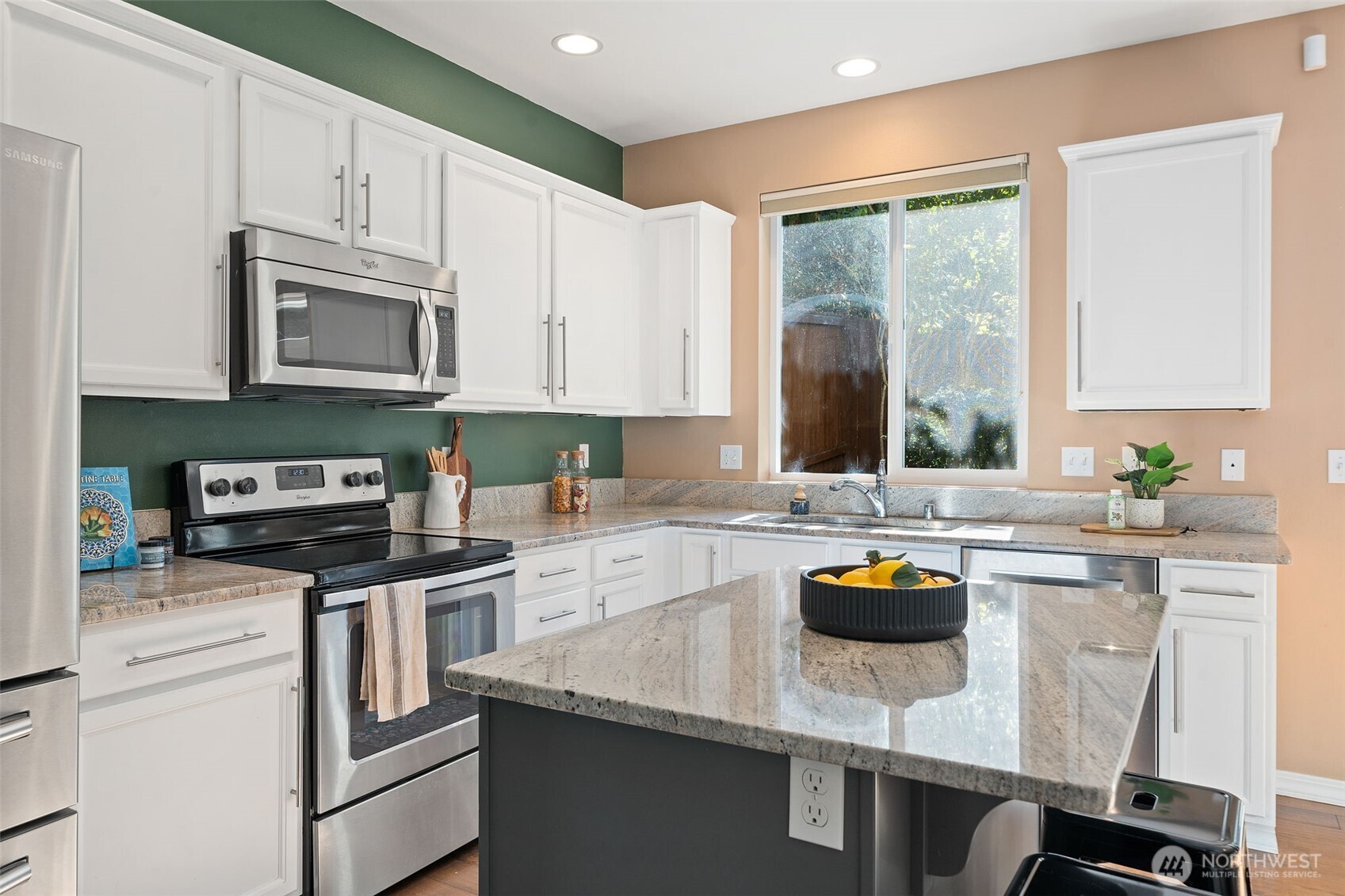 1330 NE Watland Street