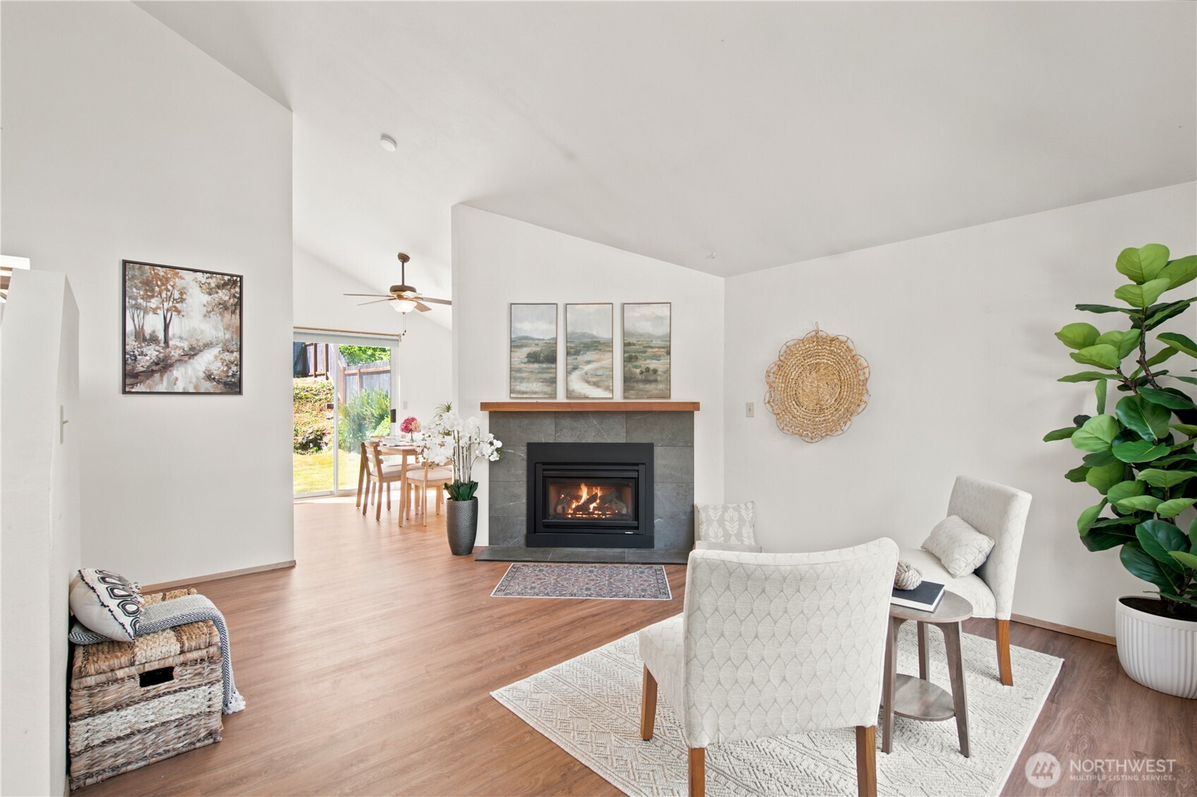 1059 NE Regal Court