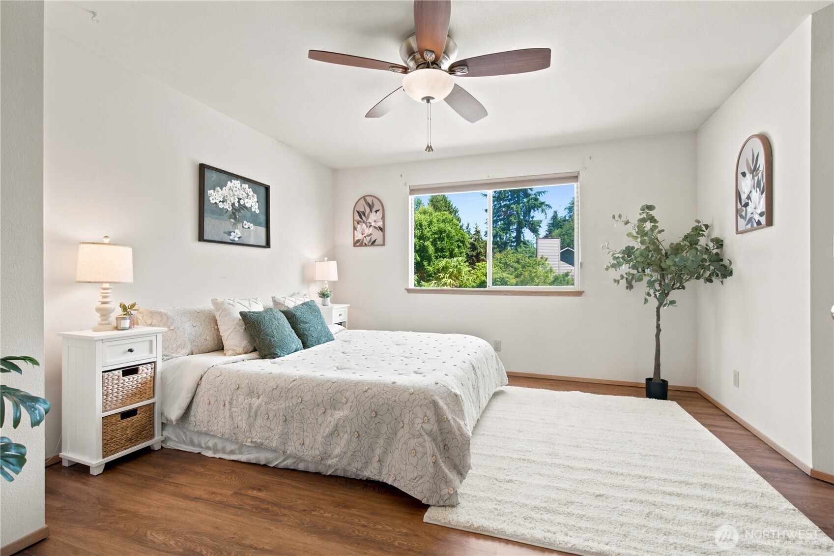 1059 NE Regal Court