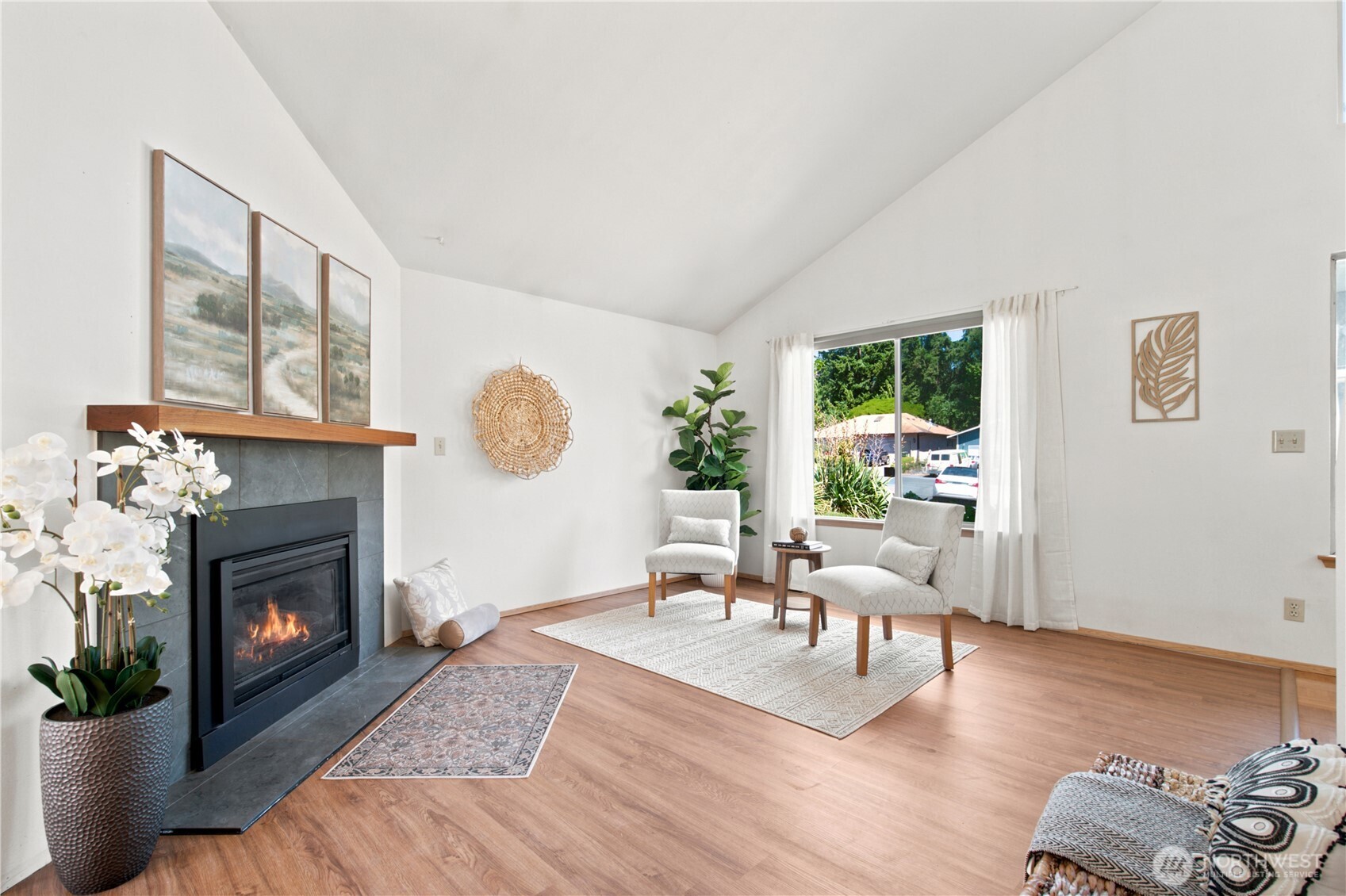 1059 NE Regal Court