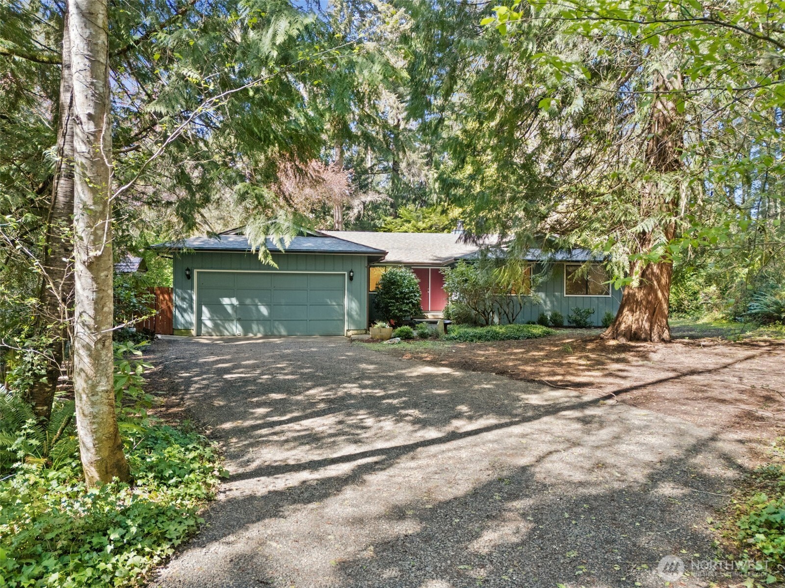 5496 NE Laura Loop
