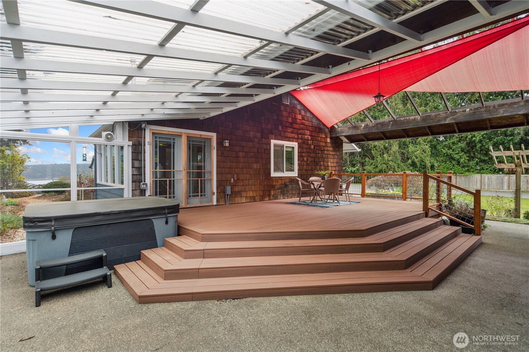 121 N Maple Street