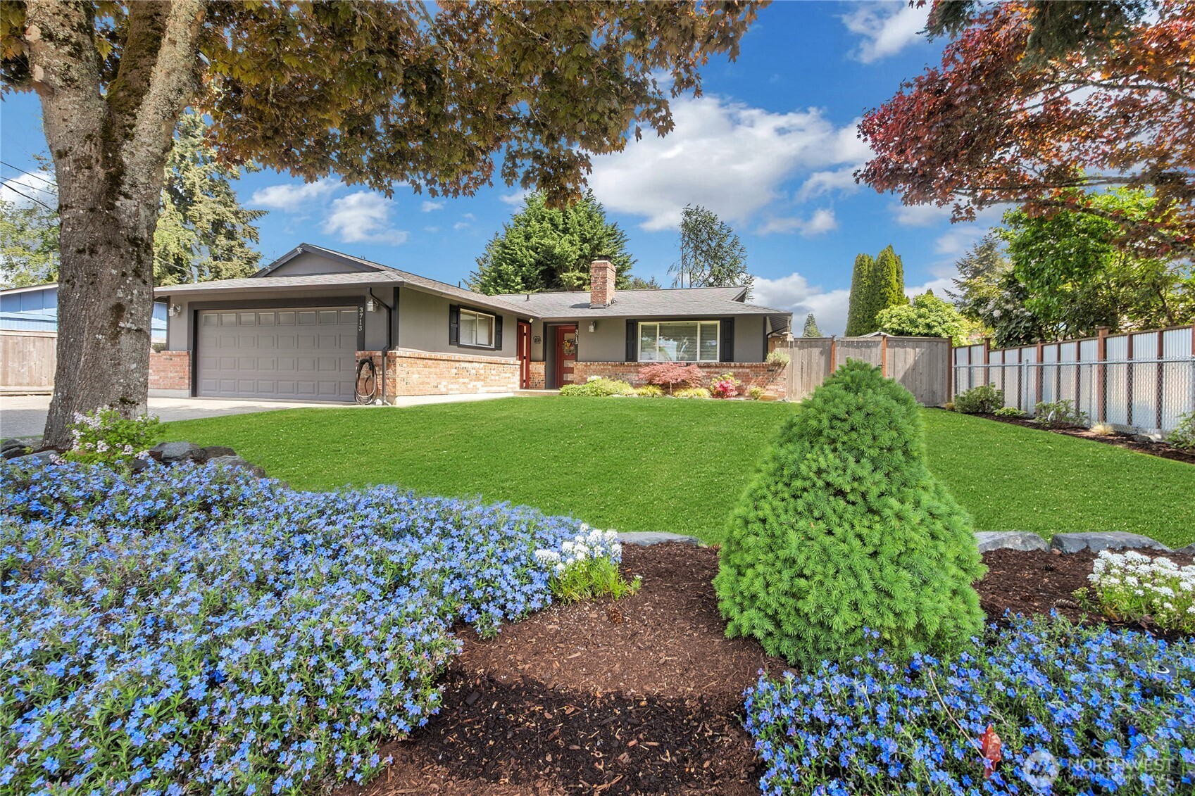 3713 Tahoma Place W