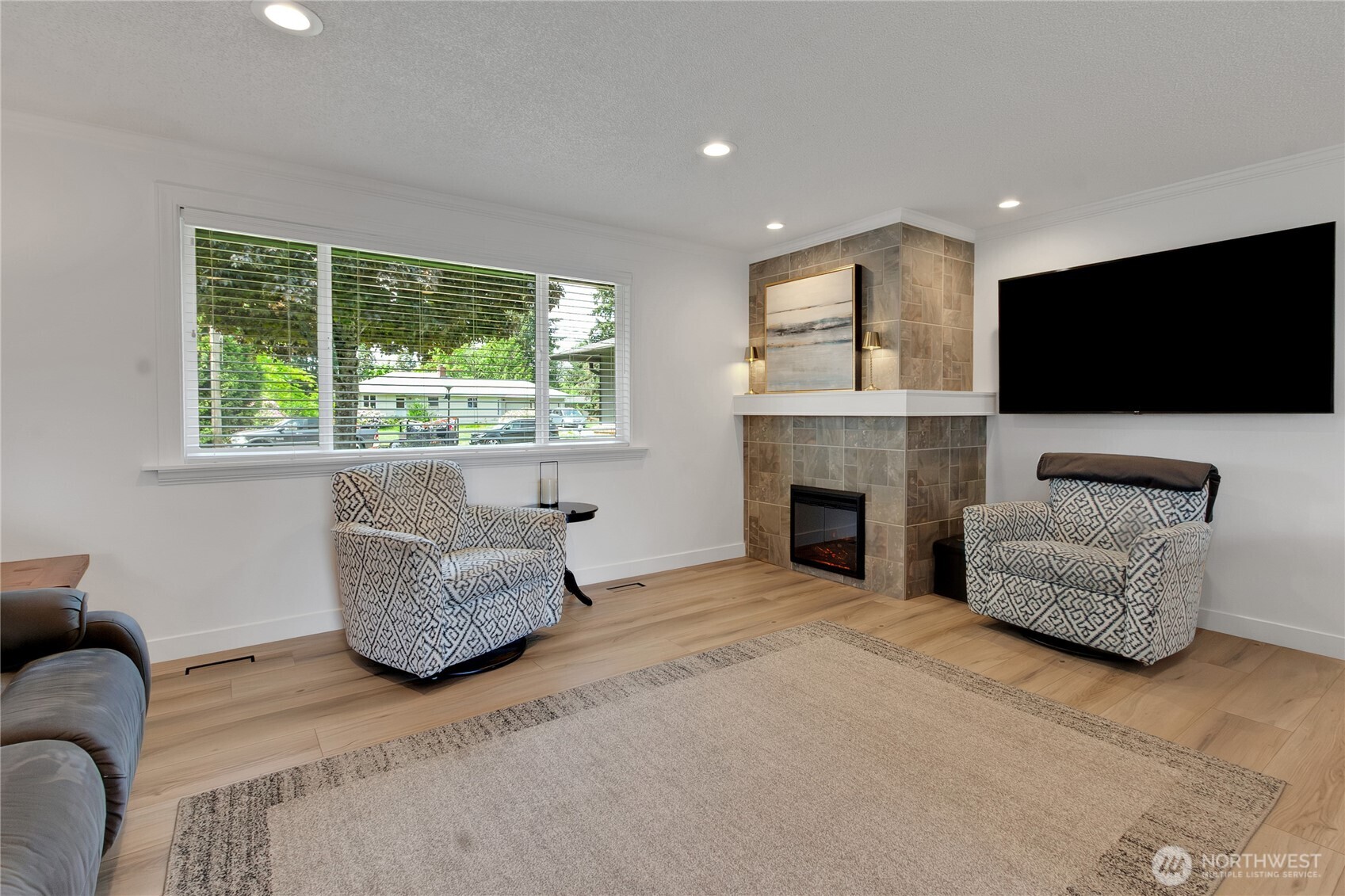3713 Tahoma Place W