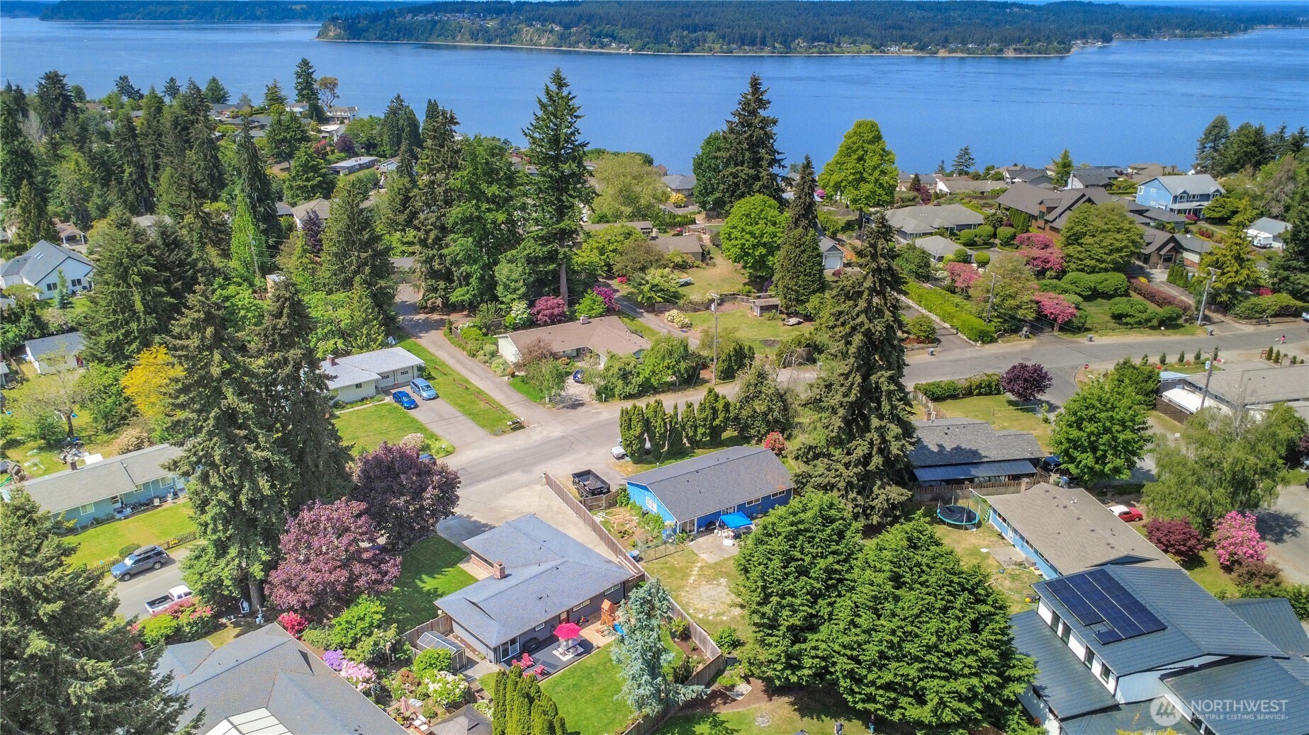 3713 Tahoma Place W