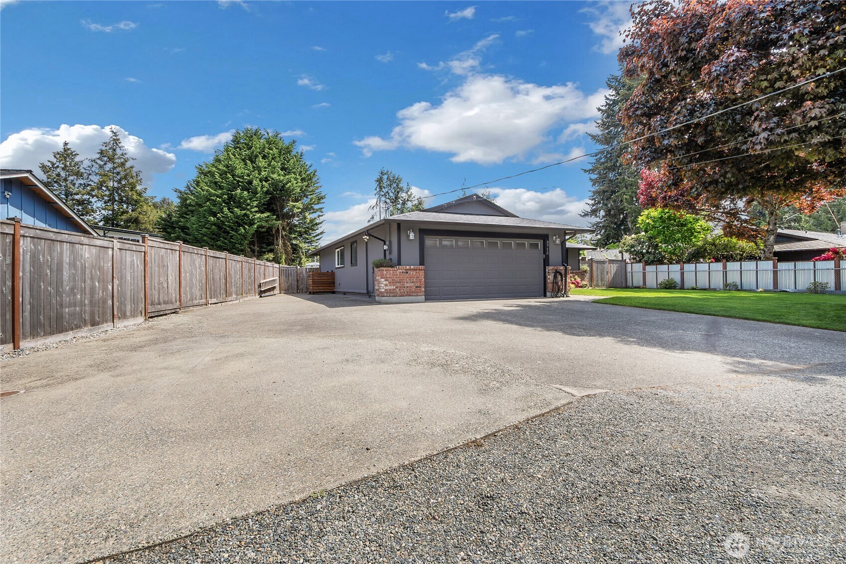 3713 Tahoma Place W