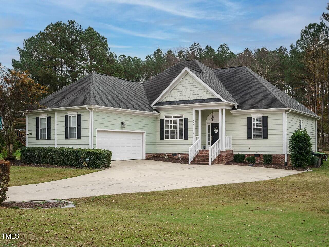 906 Trumpet Vine Court
