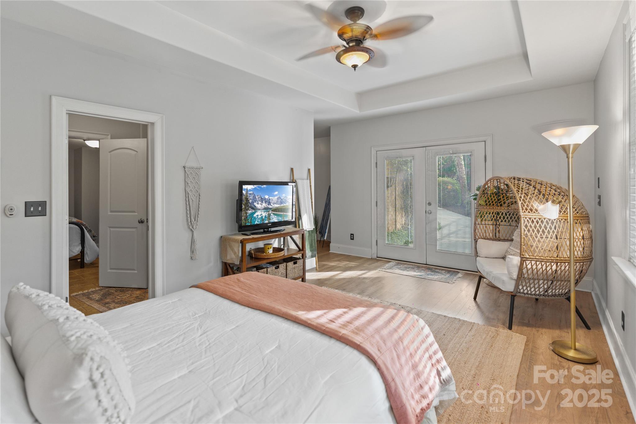 8915 Linden Grove Court