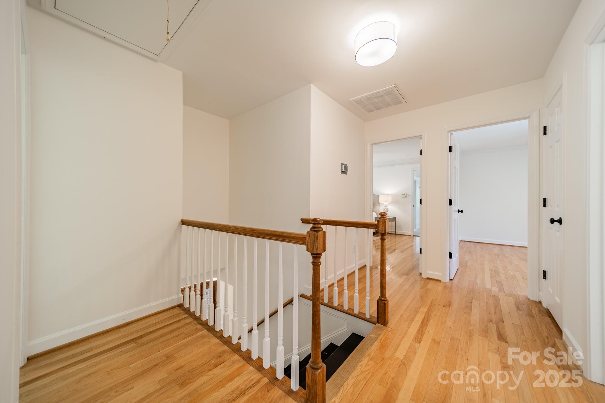 3233 Sunnymede Lane