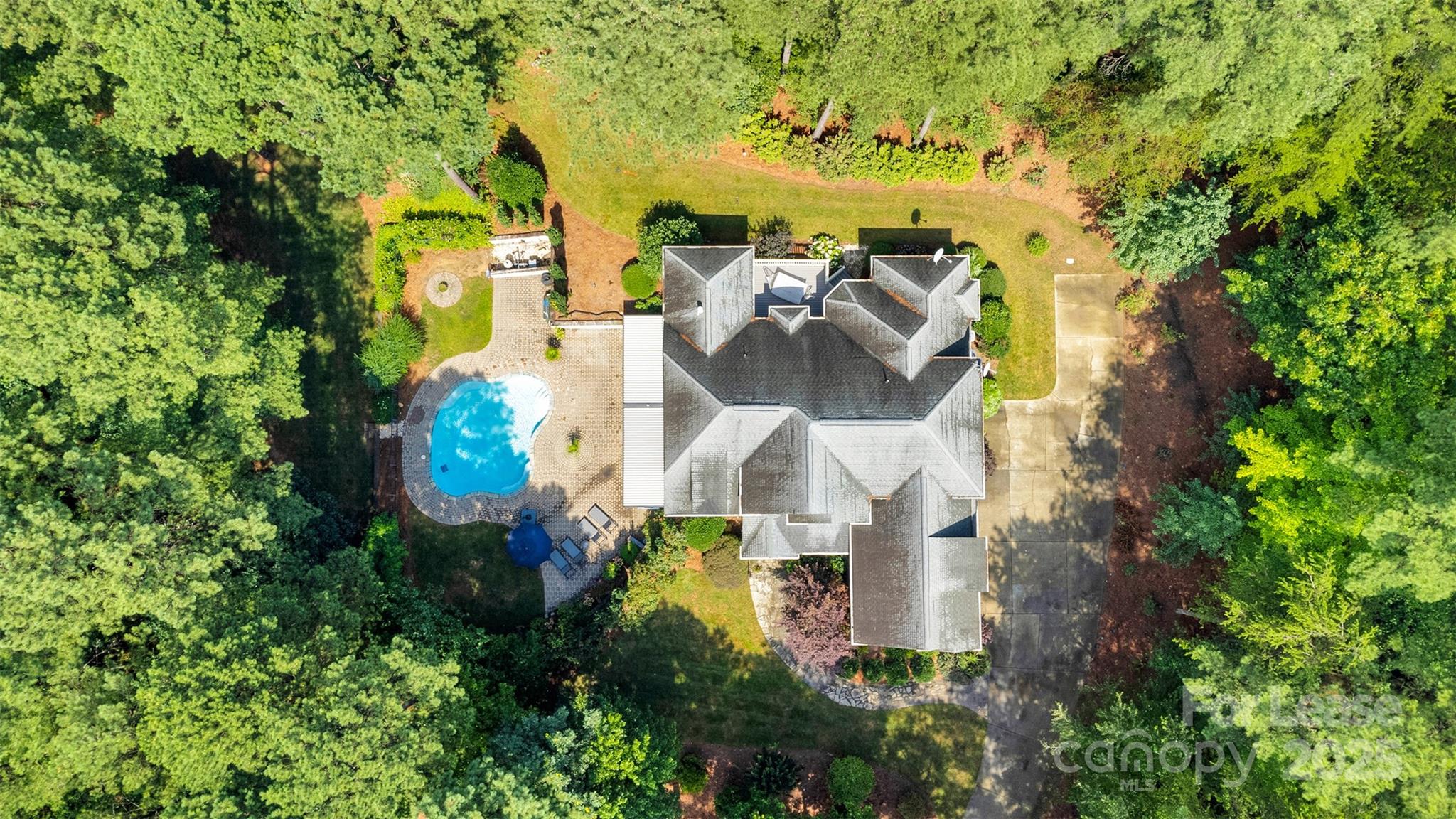 4552 Sawgrass Court