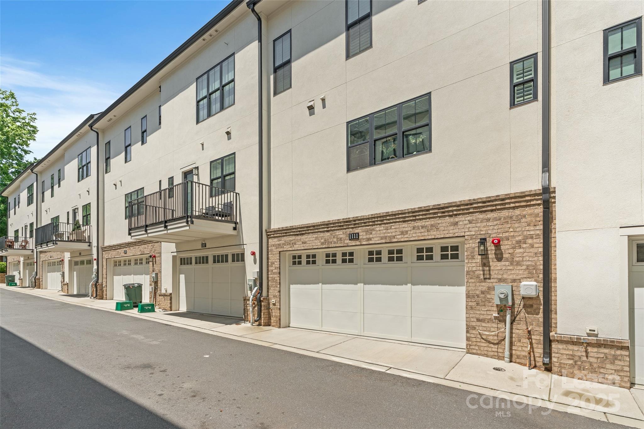 1111 Parkside Greenway Drive