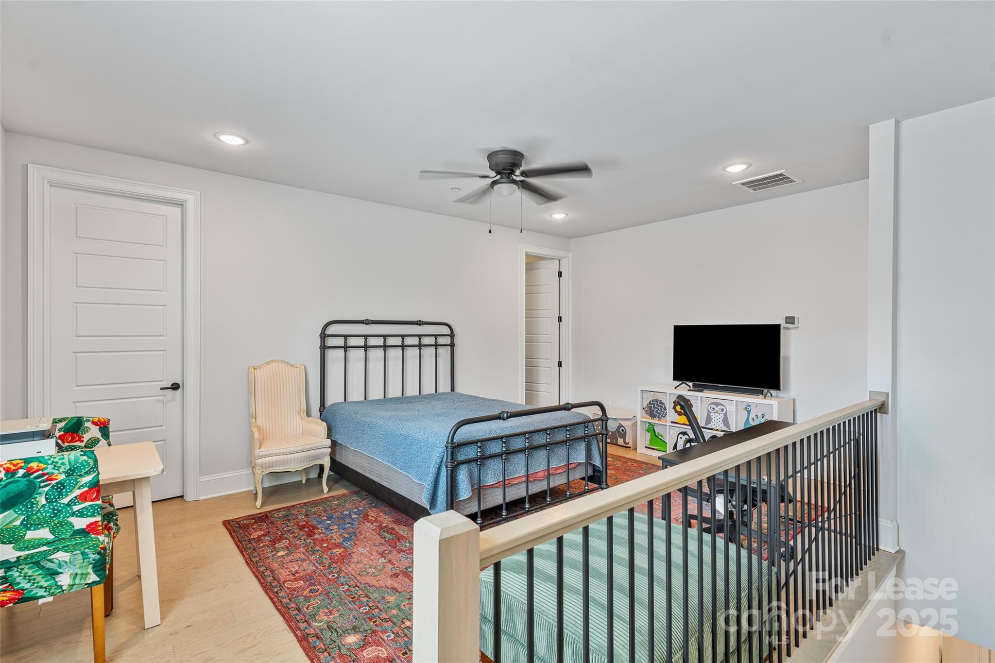 1111 Parkside Greenway Drive