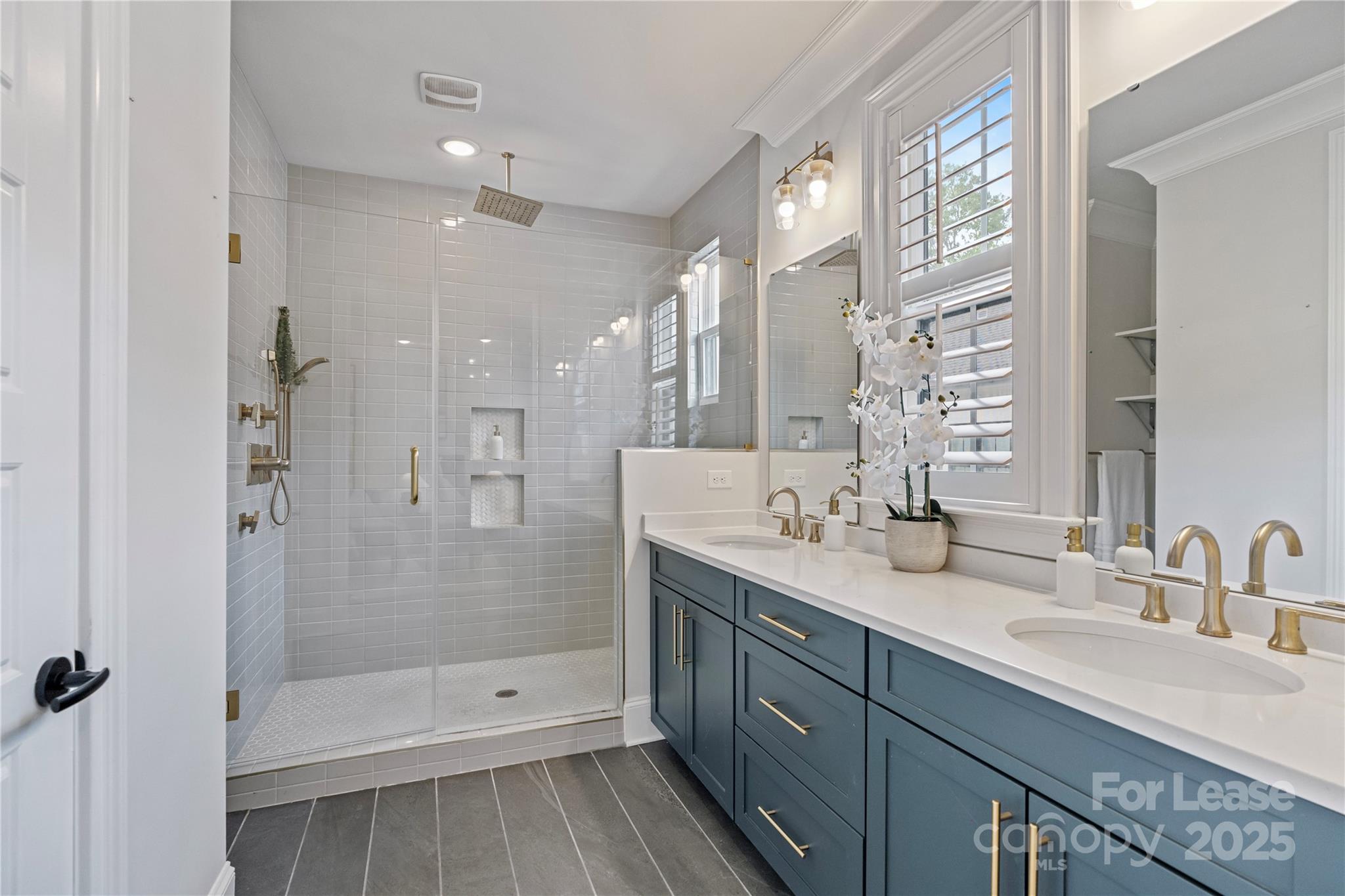 1111 Parkside Greenway Drive