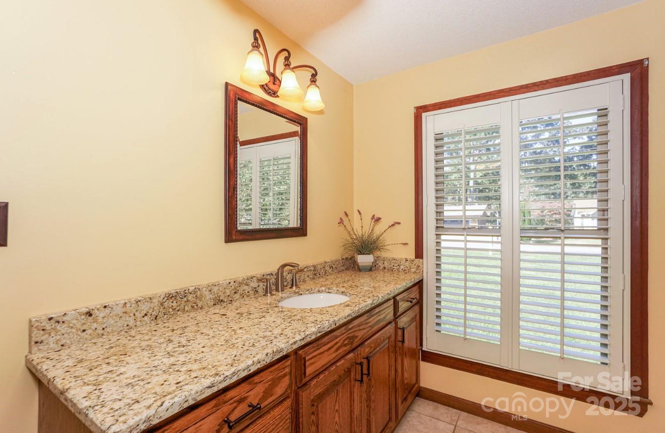 5166 Glenwood Street