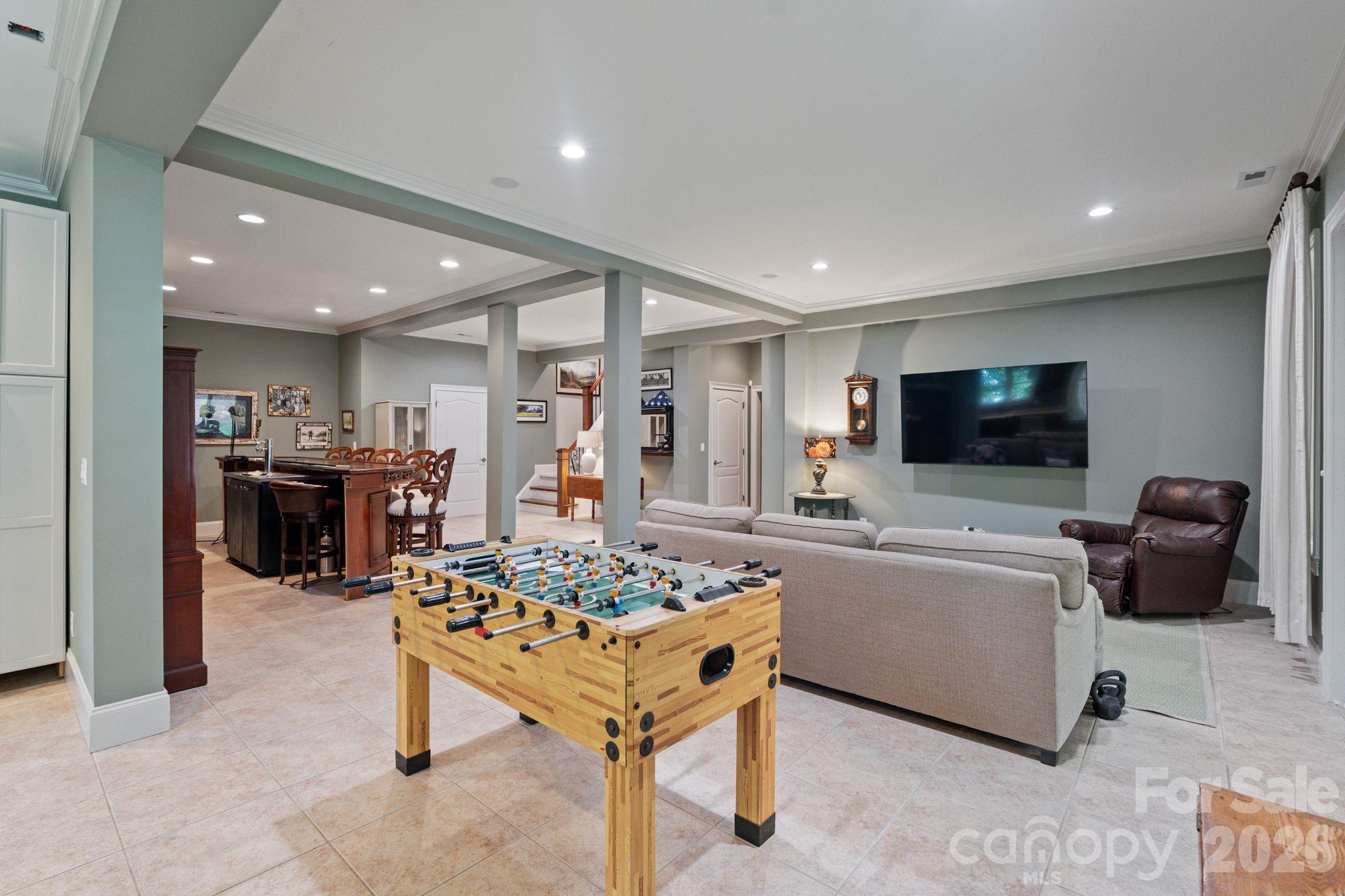 8915 Warwicke Lane