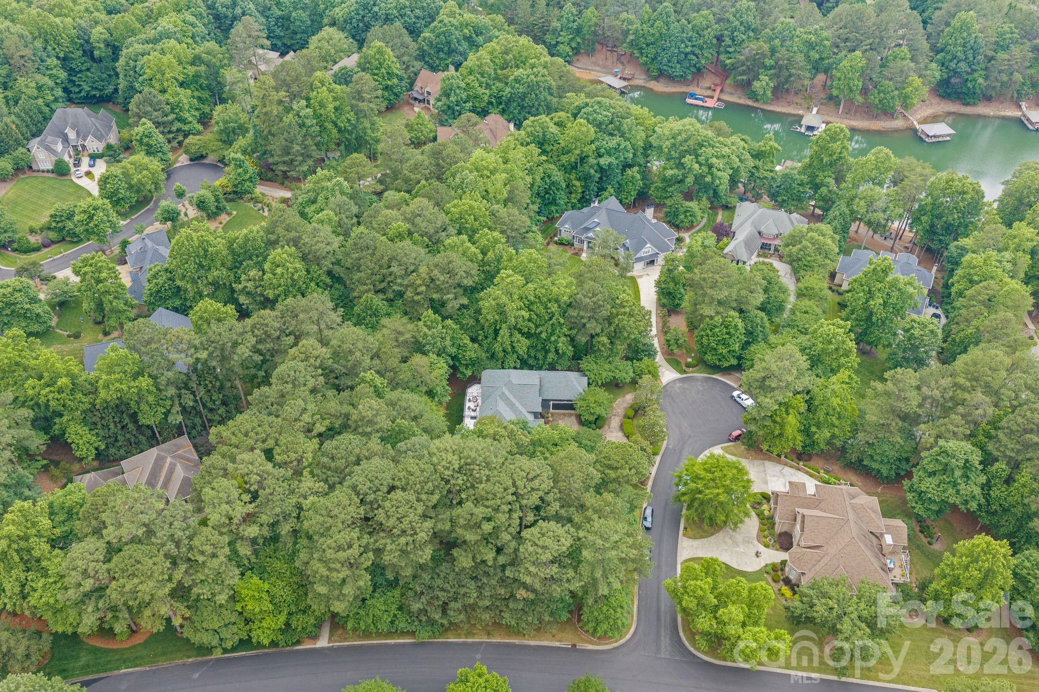 8915 Warwicke Lane