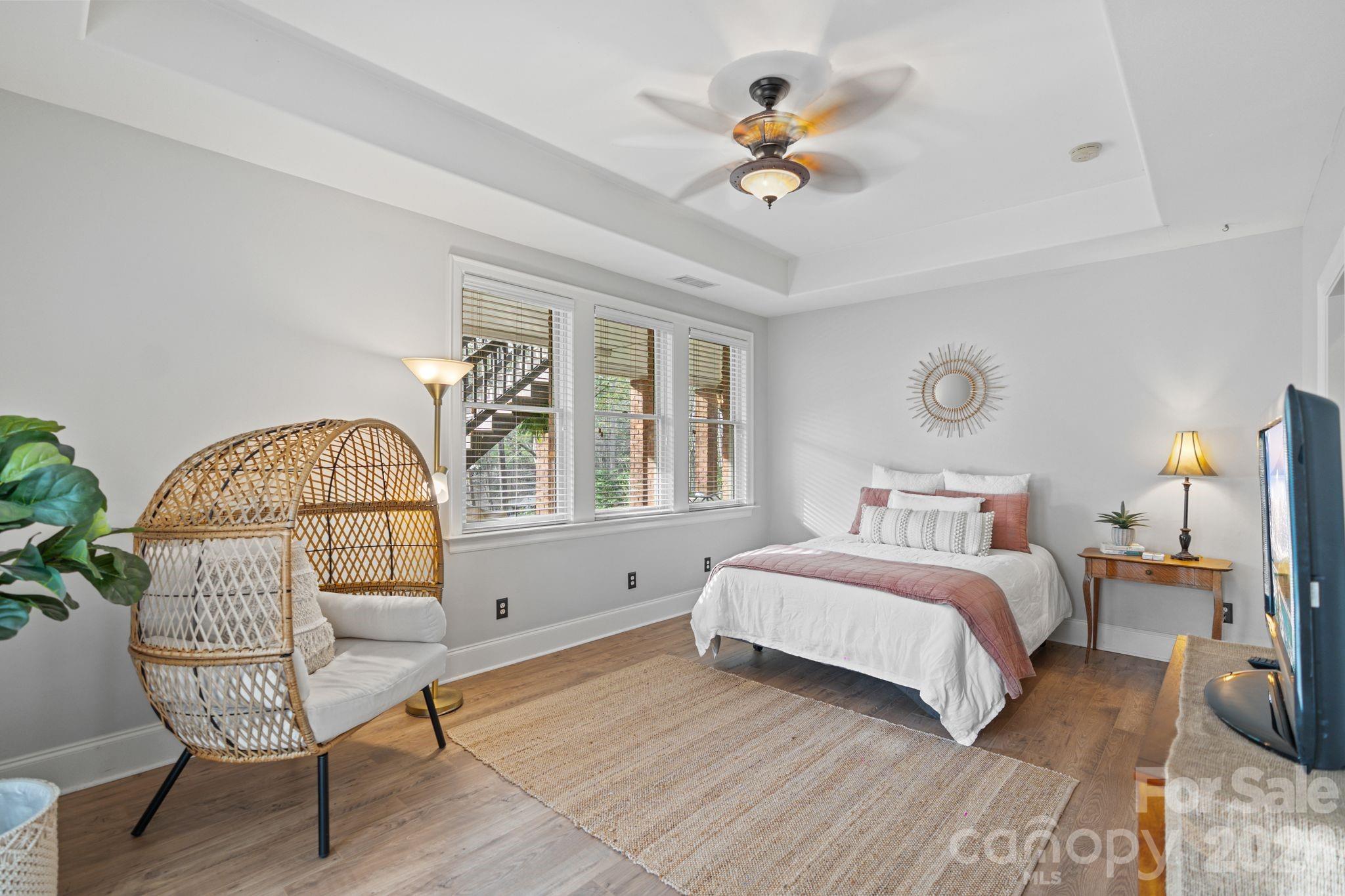 8915 Linden Grove Court