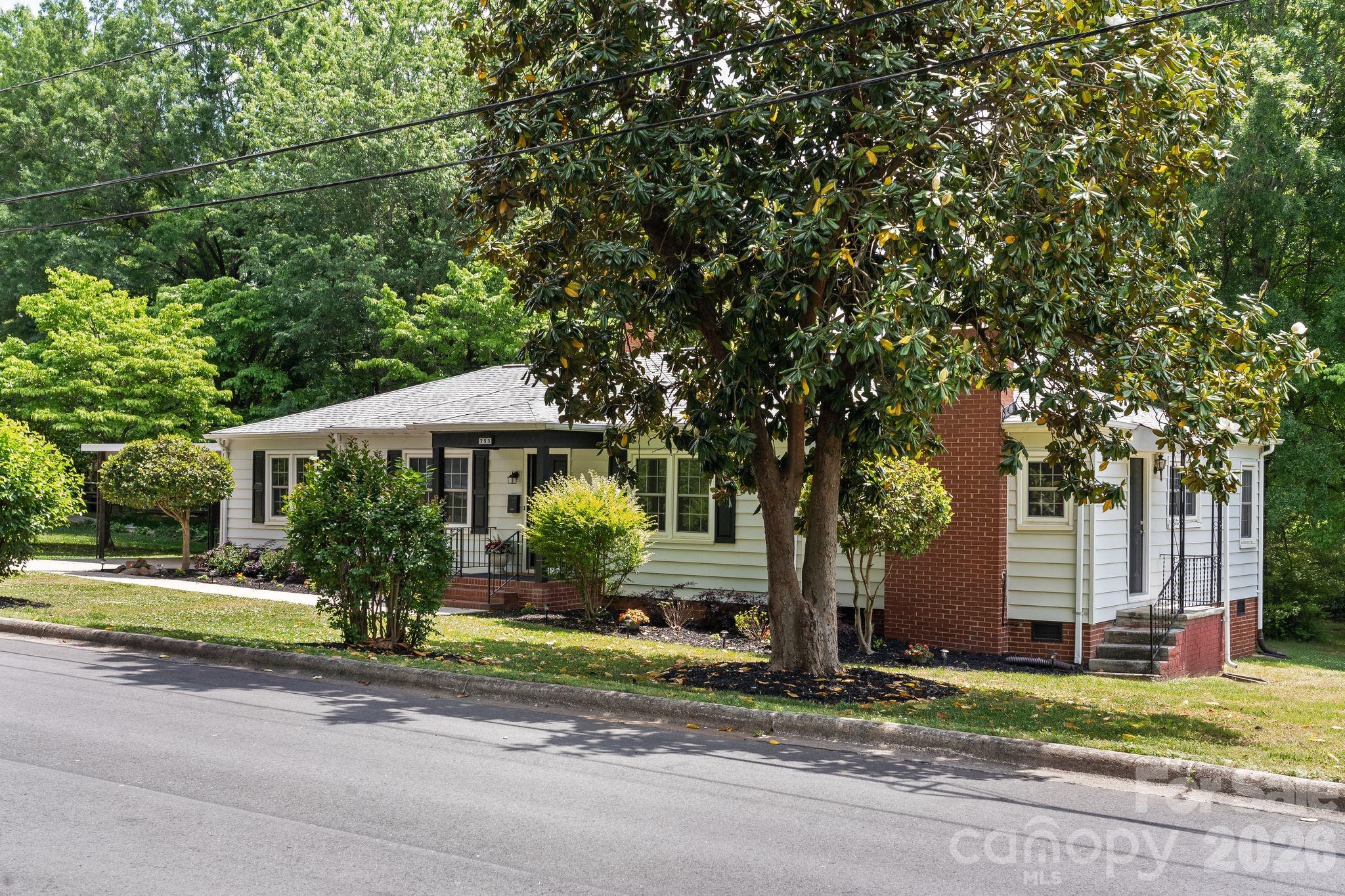 753 Carpenter Avenue