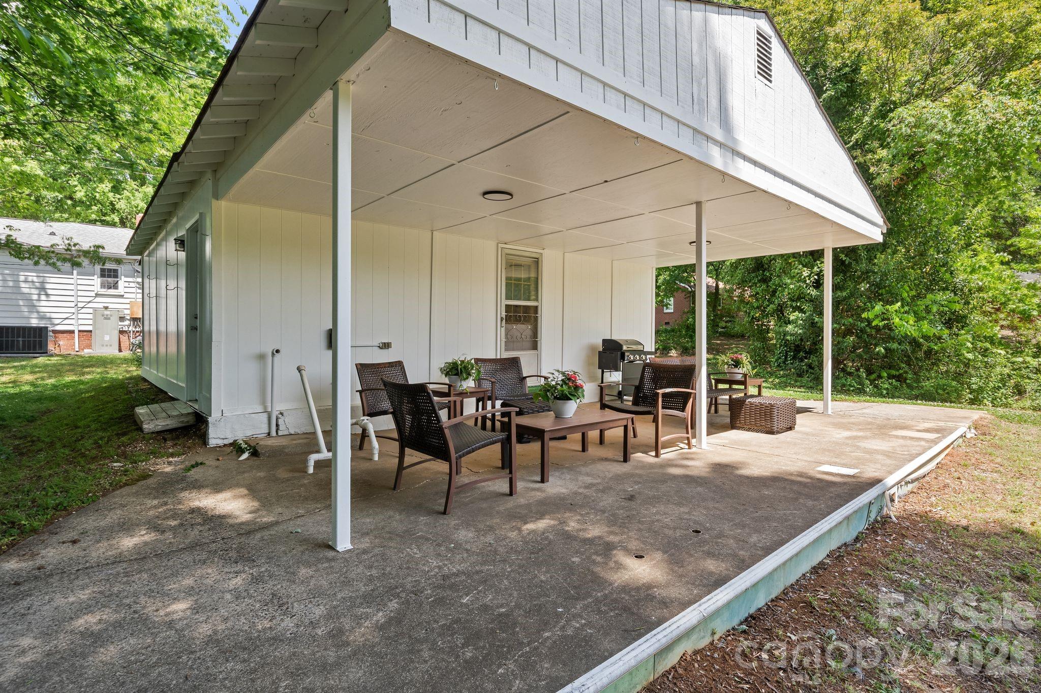 753 Carpenter Avenue