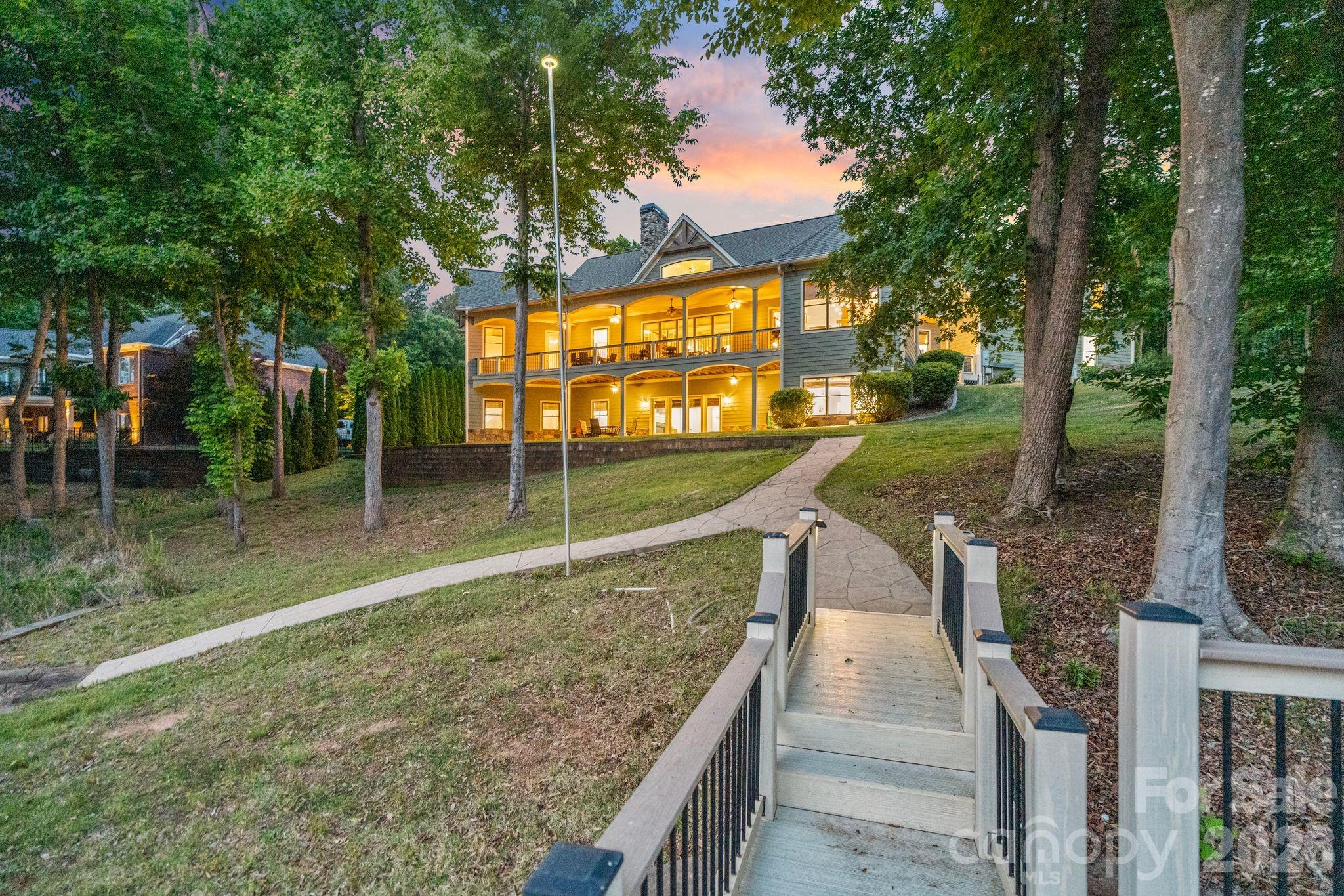 2243 Whiterock Court