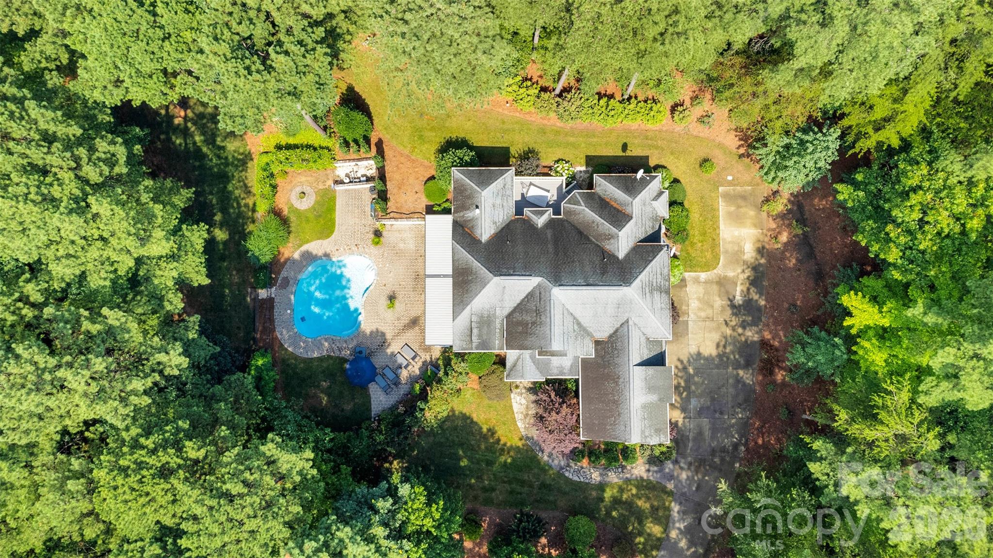 4552 Sawgrass Court