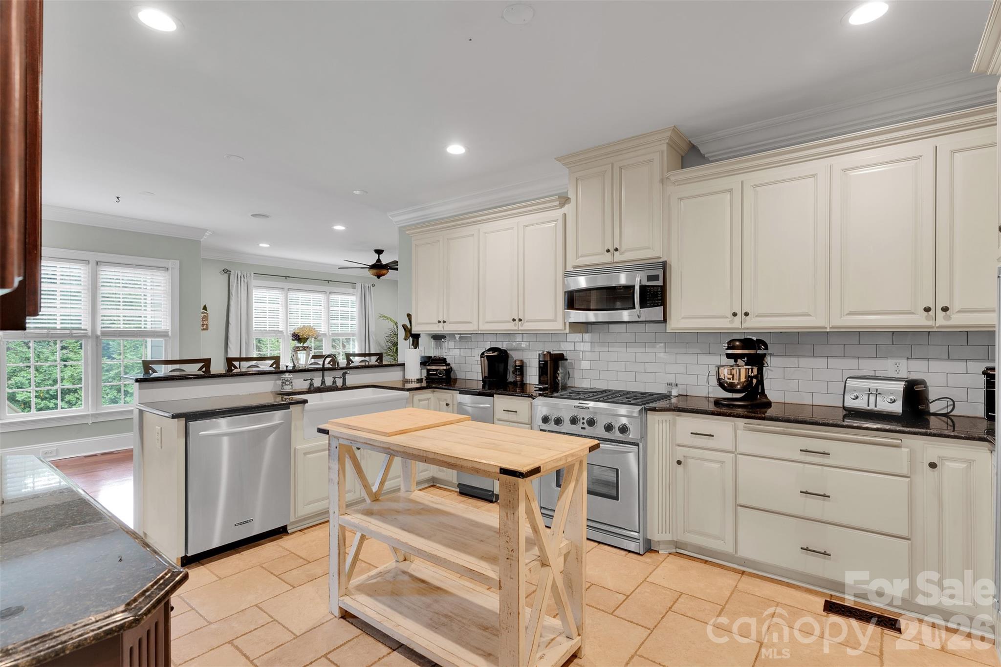 4552 Sawgrass Court