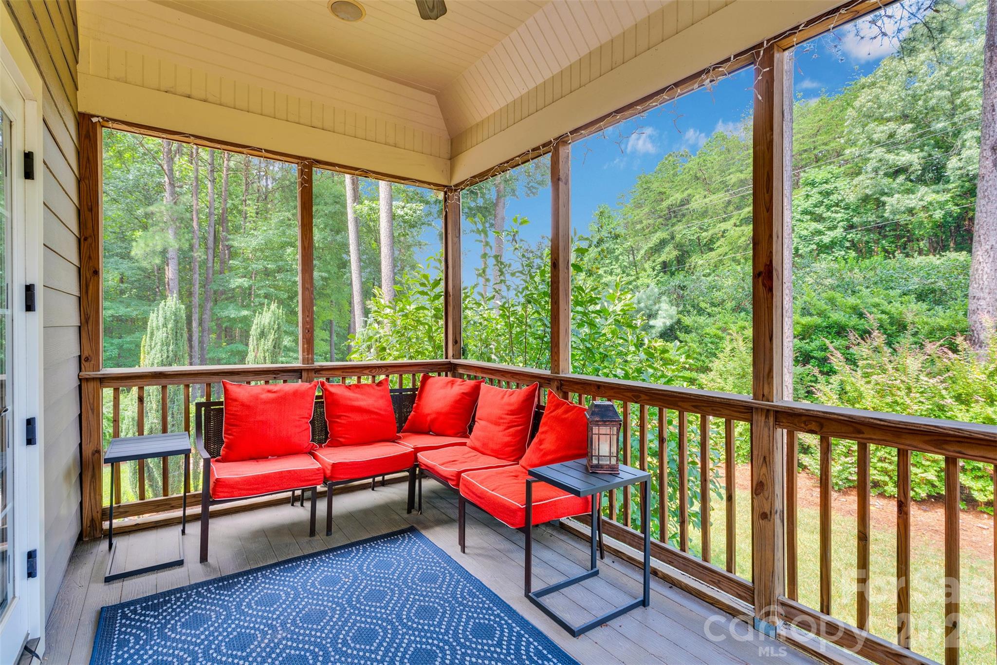 4552 Sawgrass Court