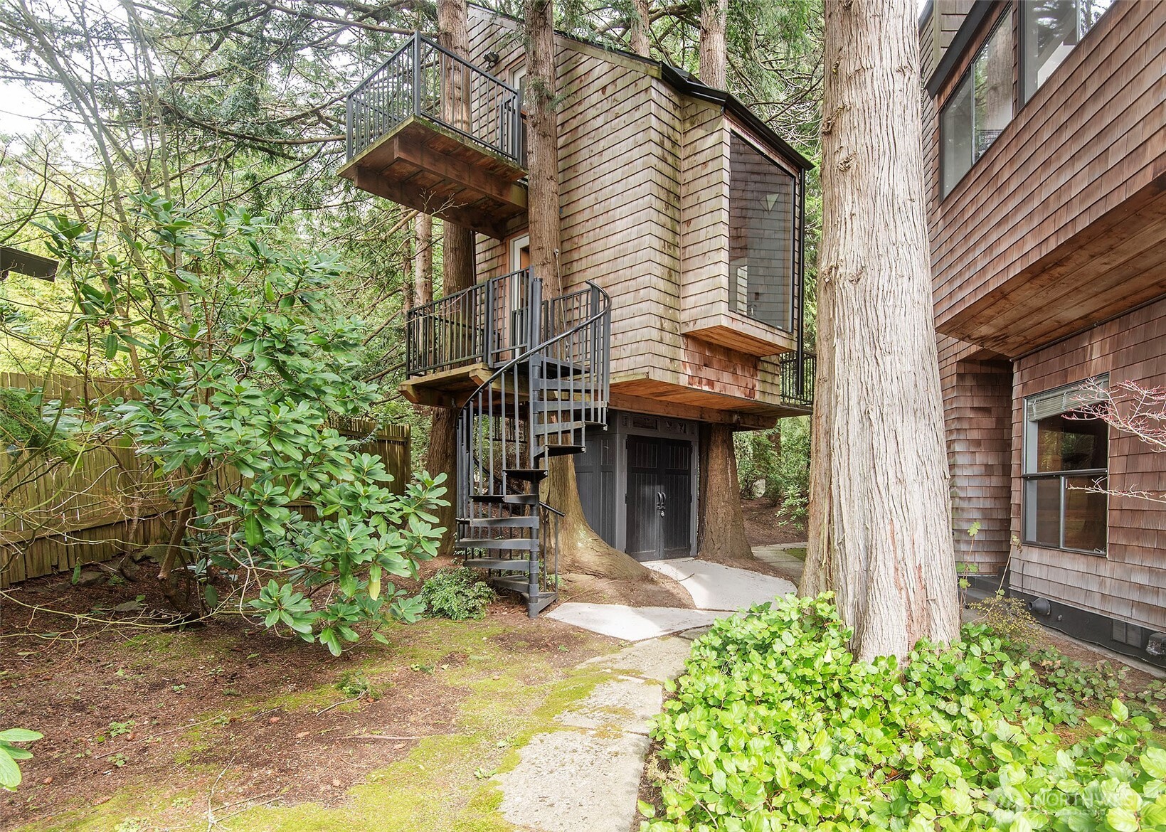 6724 Marine View Drive