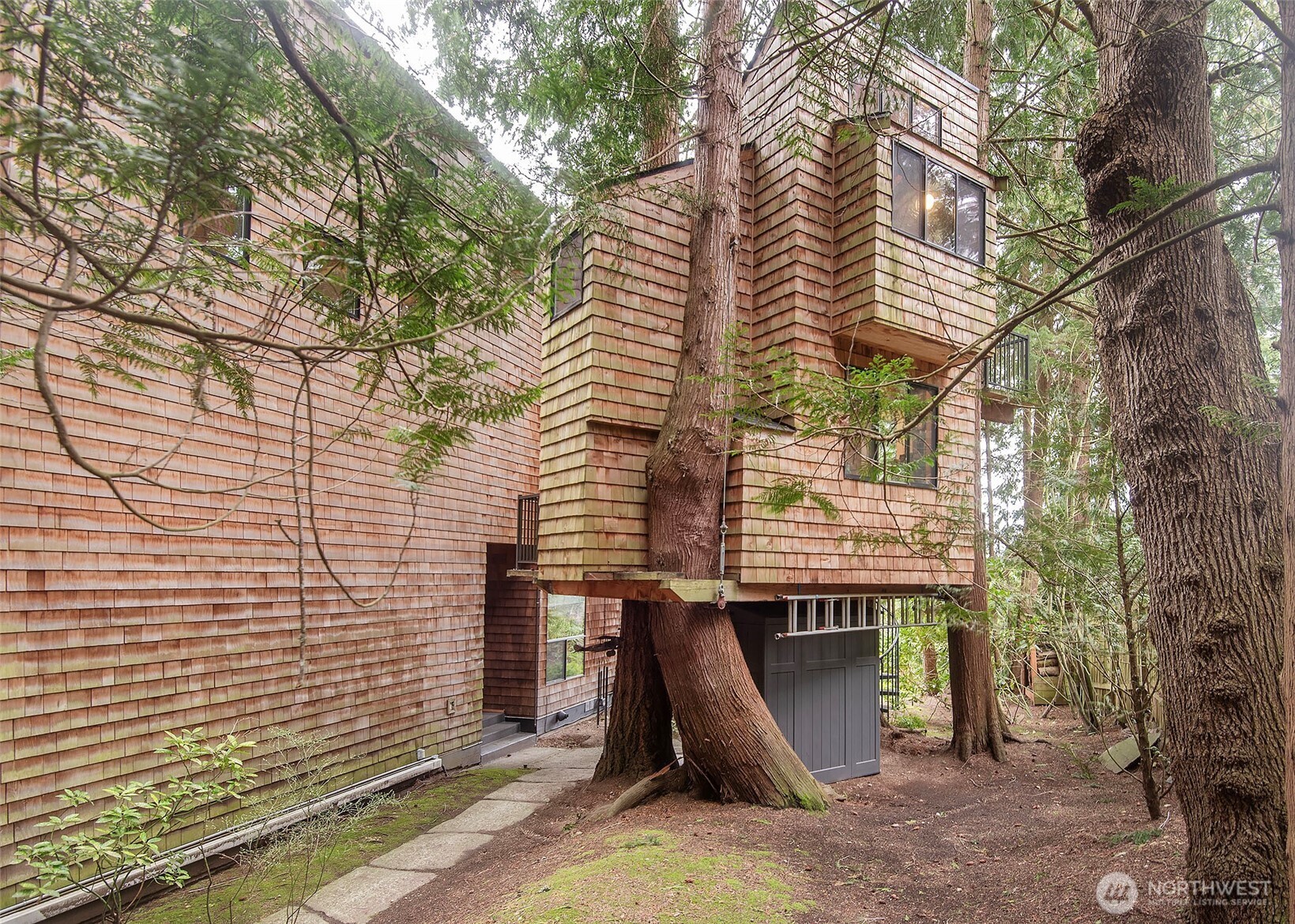 6724 Marine View Drive