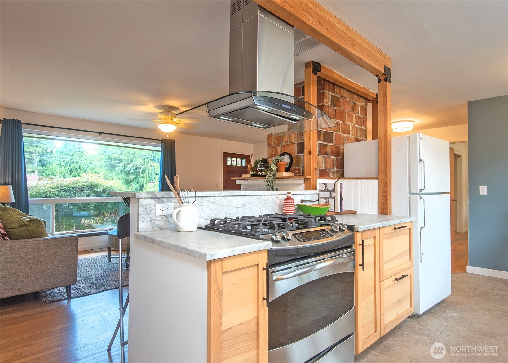 18052 7th Avenue NE