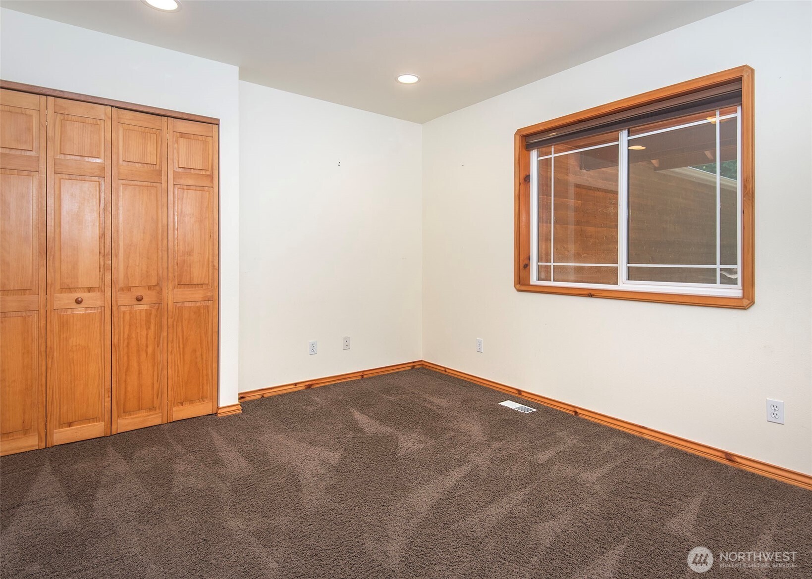 5707 316th Street NW