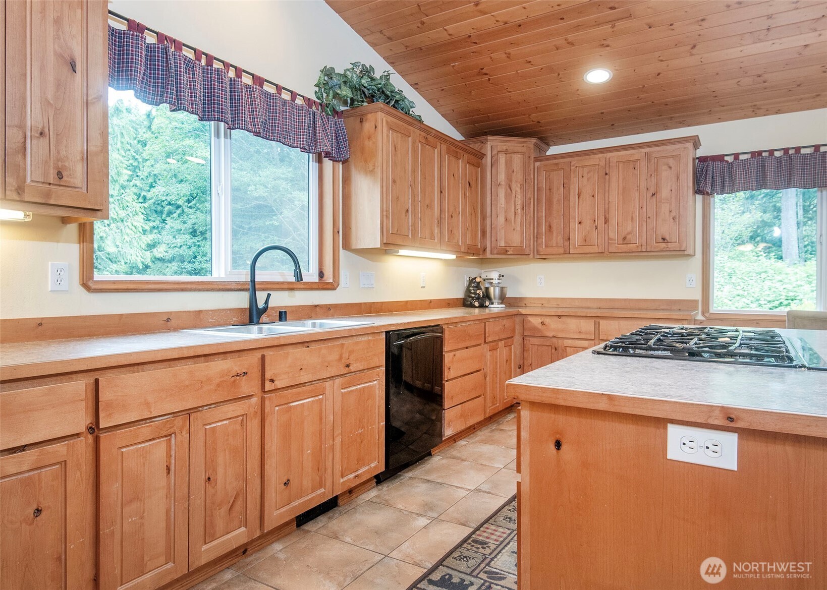 5707 316th Street NW