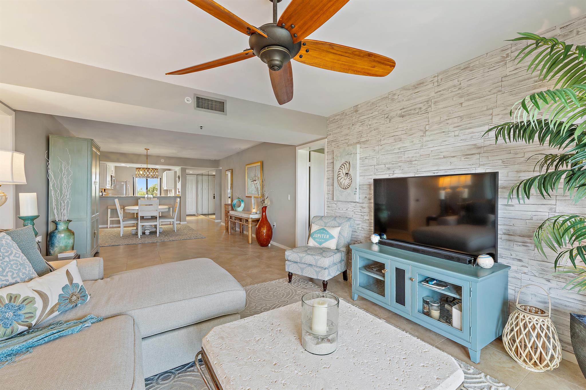 301 Ocean Bluffs Boulevard 405
