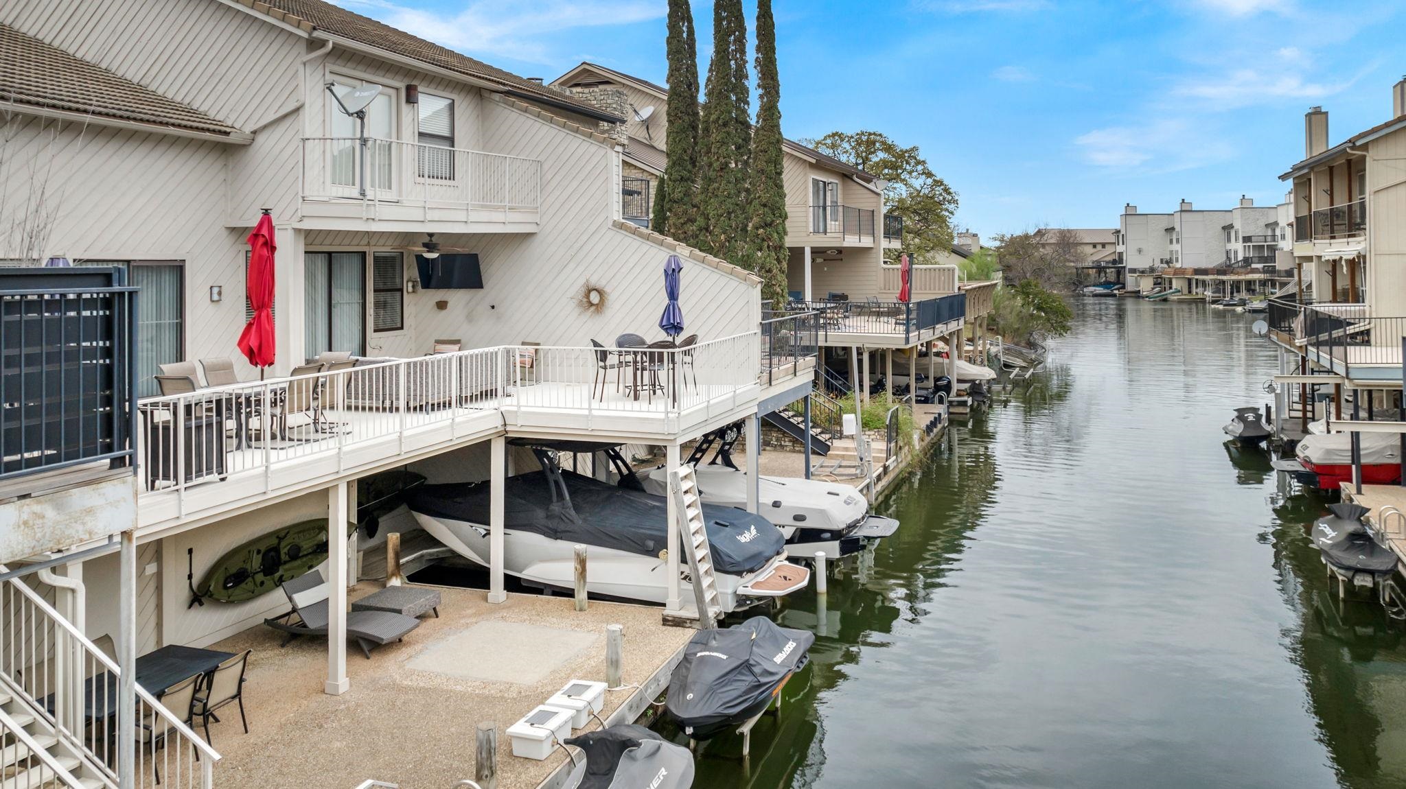 409 Lucy Ln
