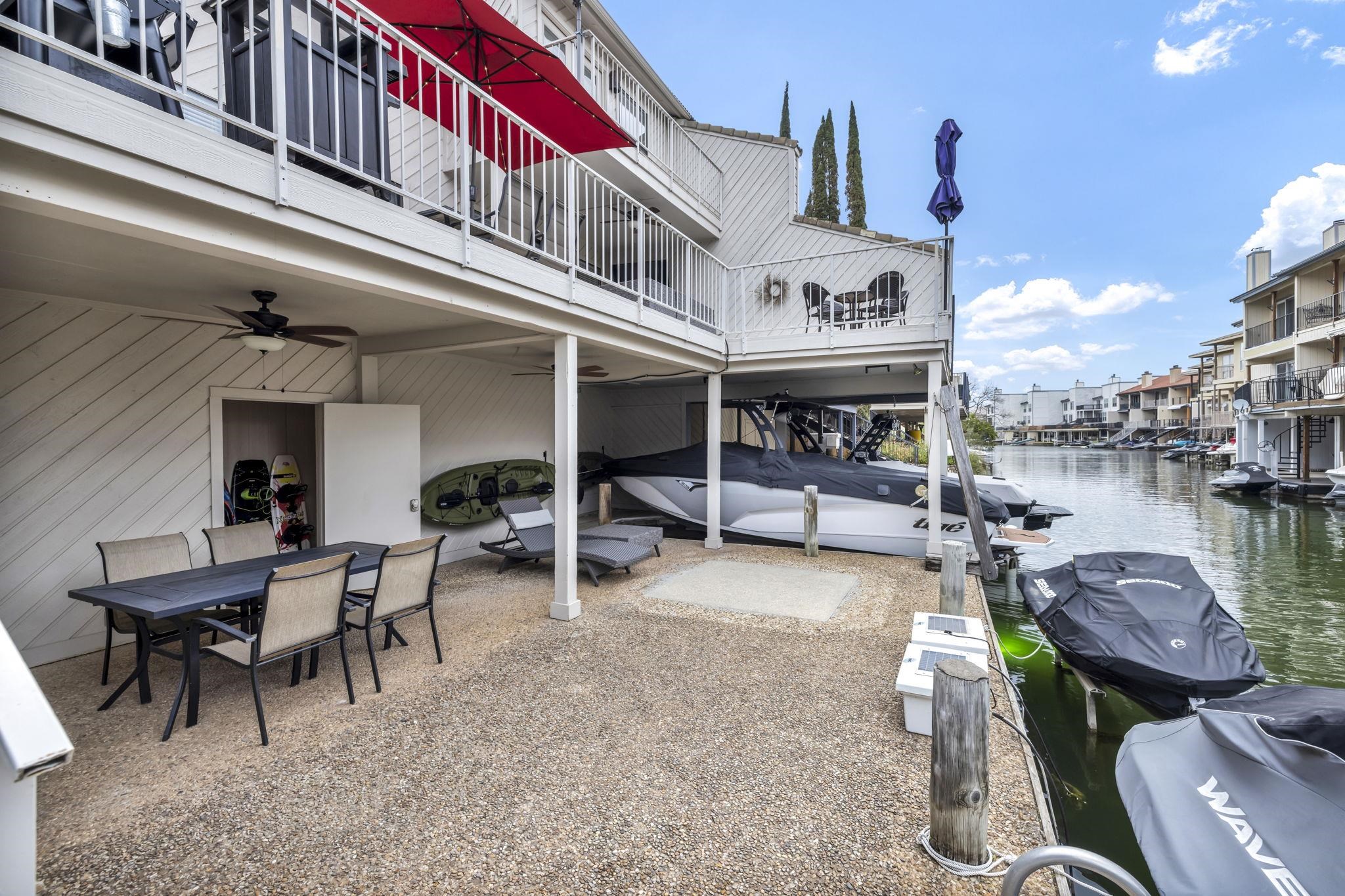 409 Lucy Ln
