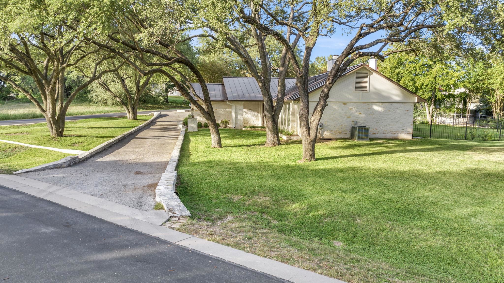 703 Red Sails, Horseshoe Bay, TX 78657