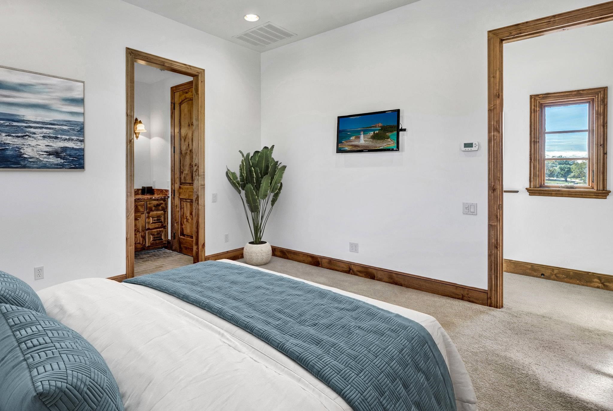 102 Alameda