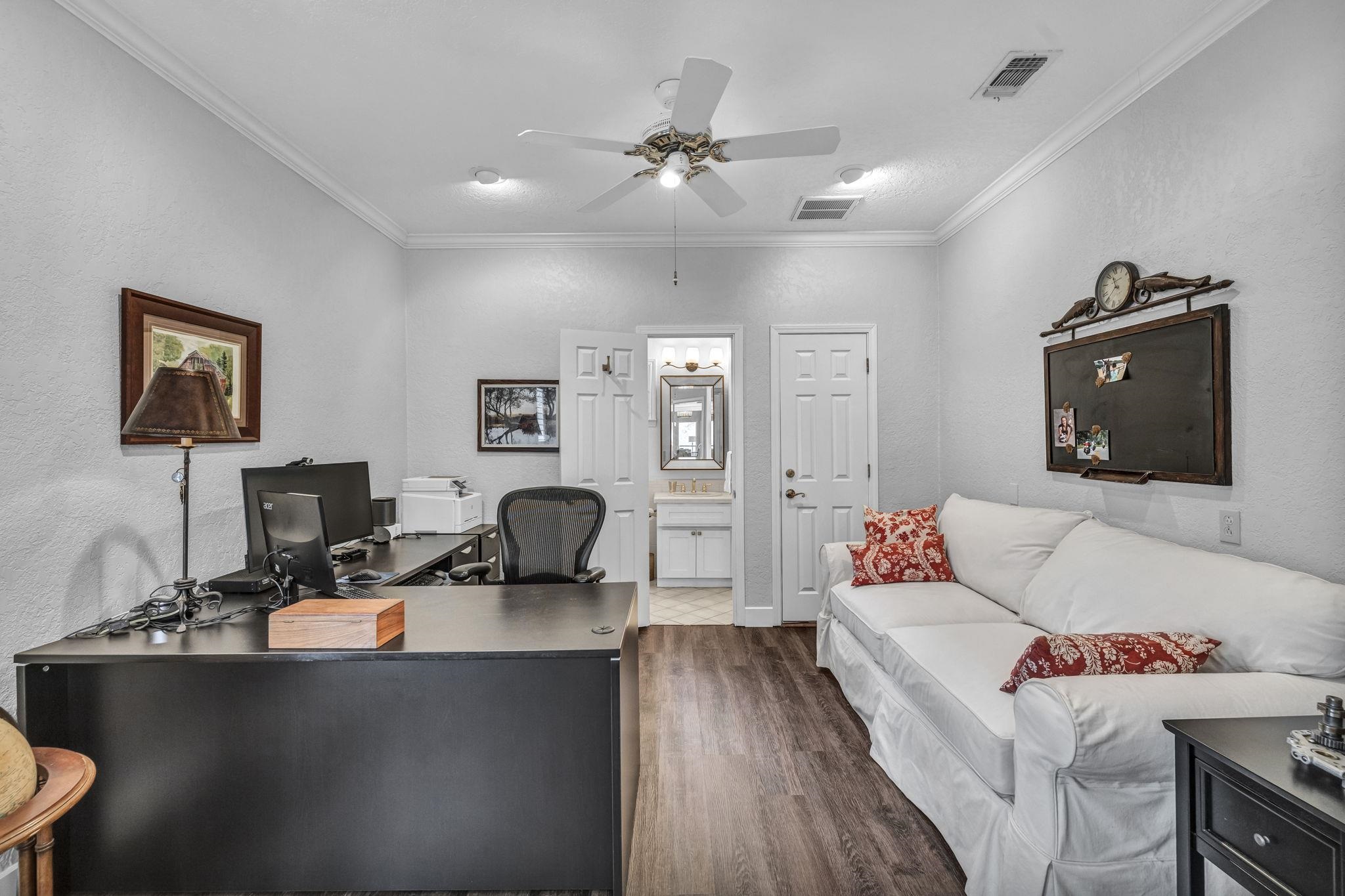 1422 Hi Circle North