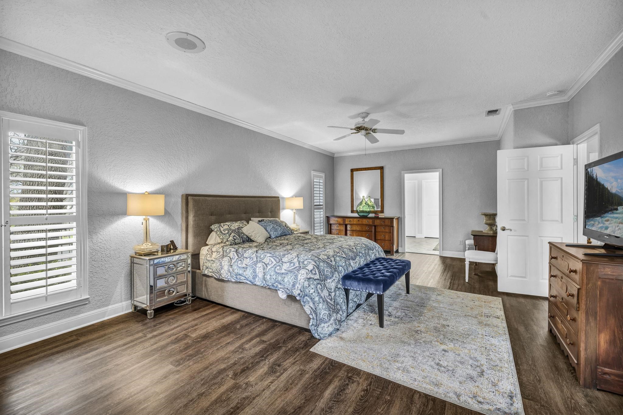 1422 Hi Circle North
