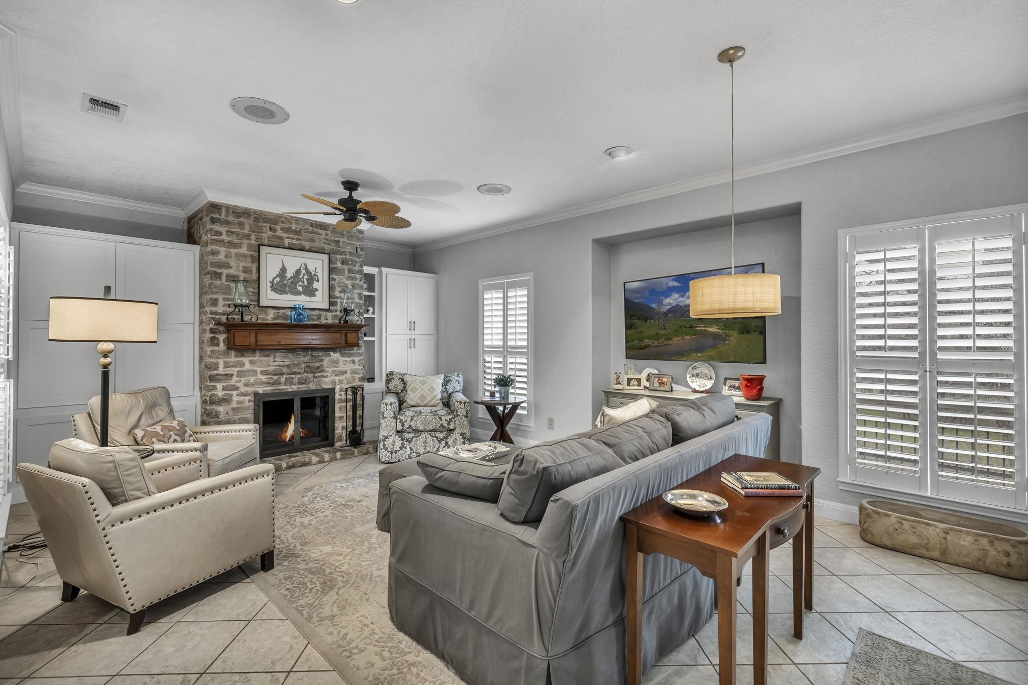 1422 Hi Circle North