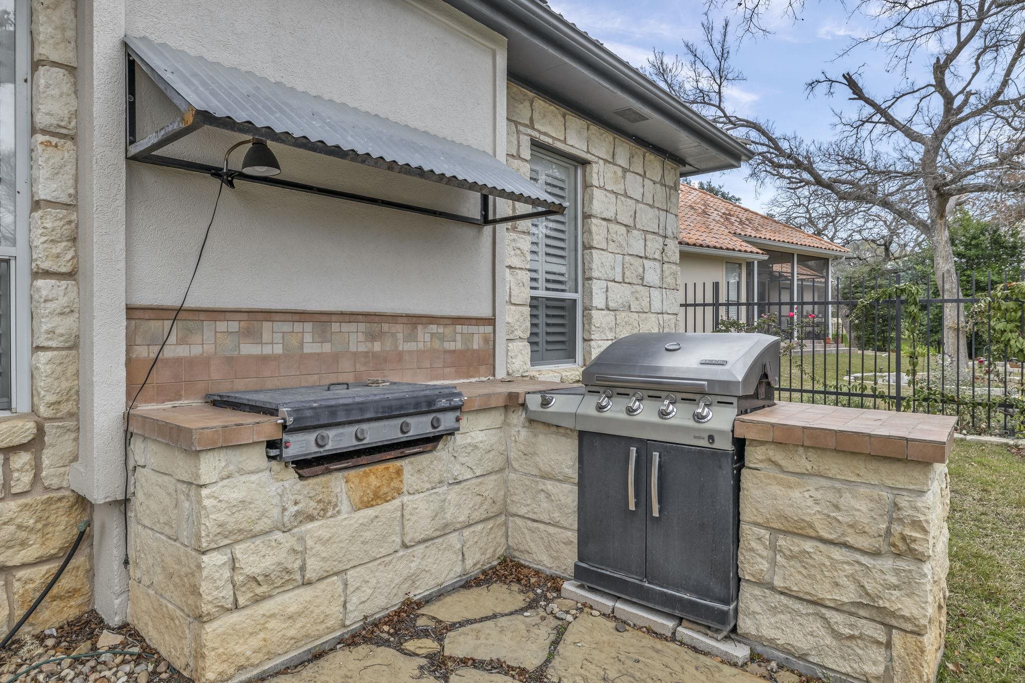 1422 Hi Circle North