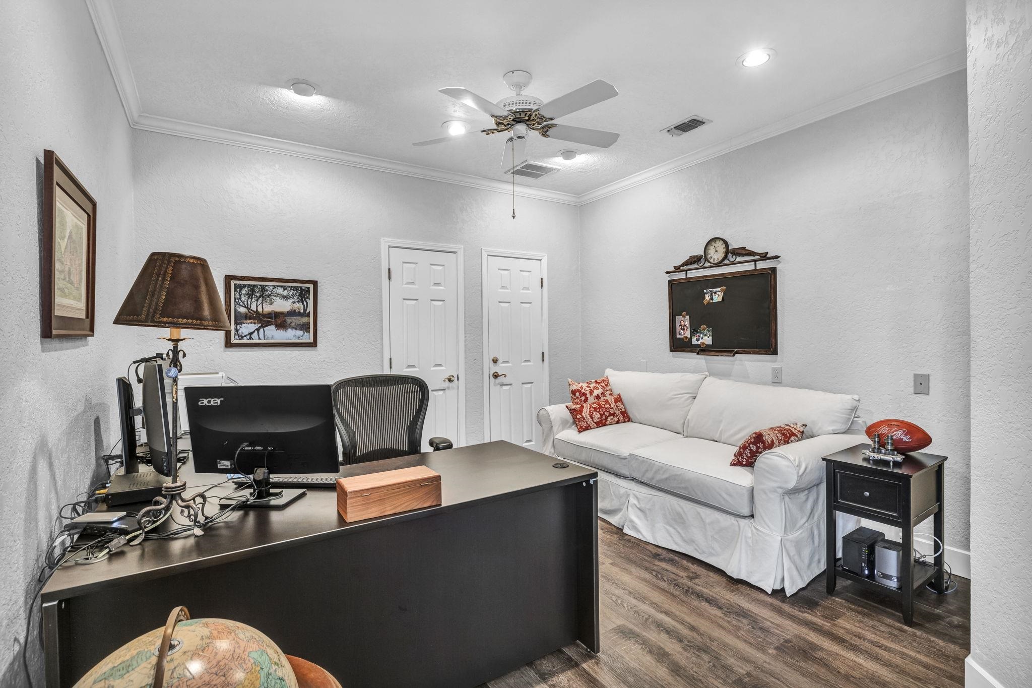 1422 Hi Circle North