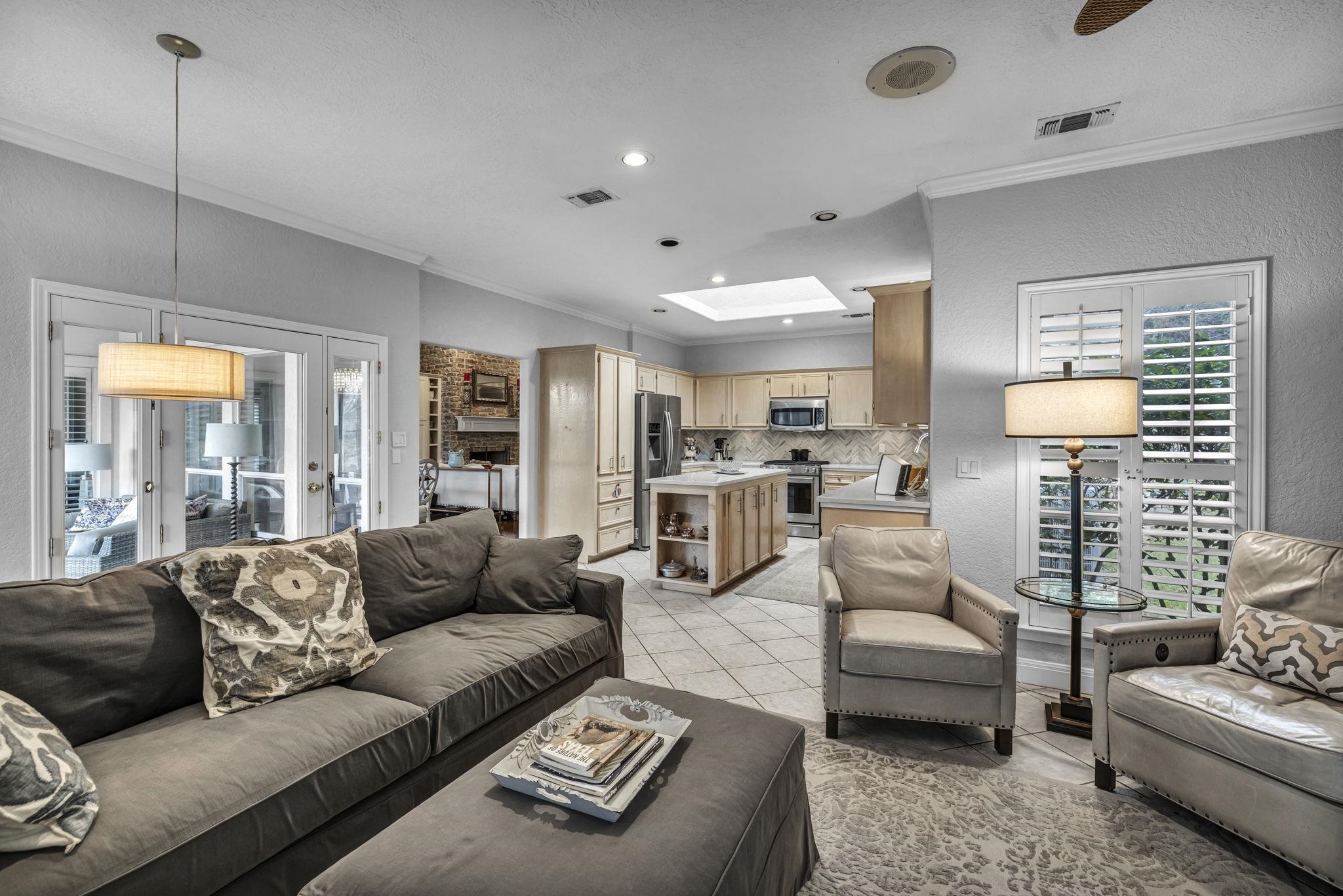 1422 Hi Circle North