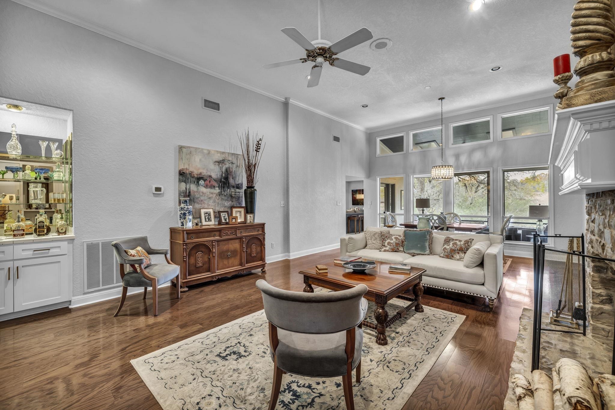 1422 Hi Circle North
