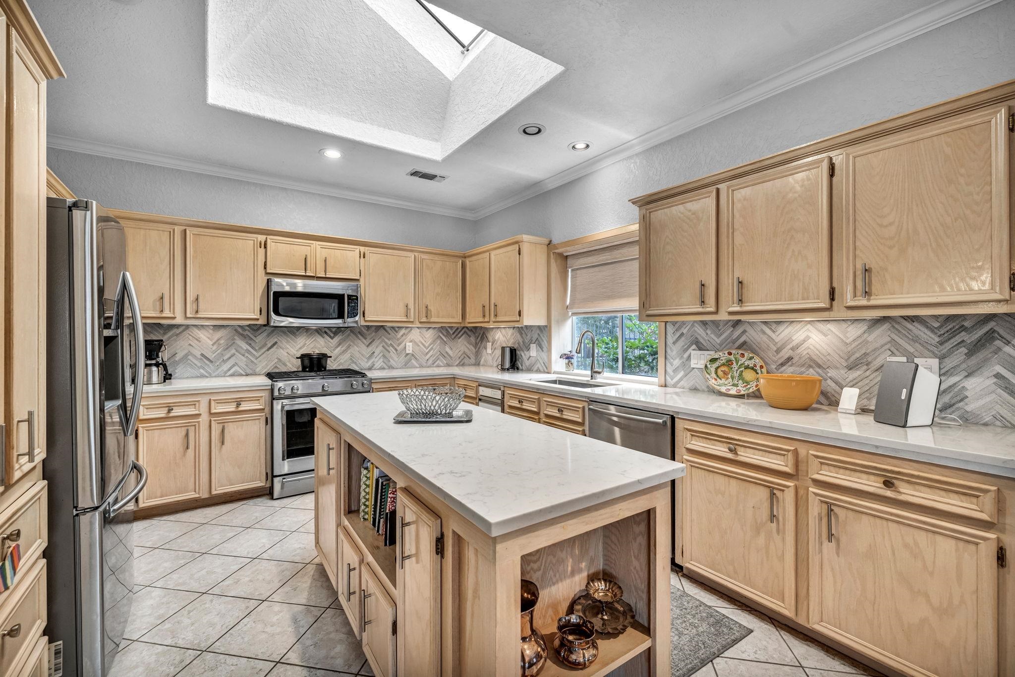 1422 Hi Circle North