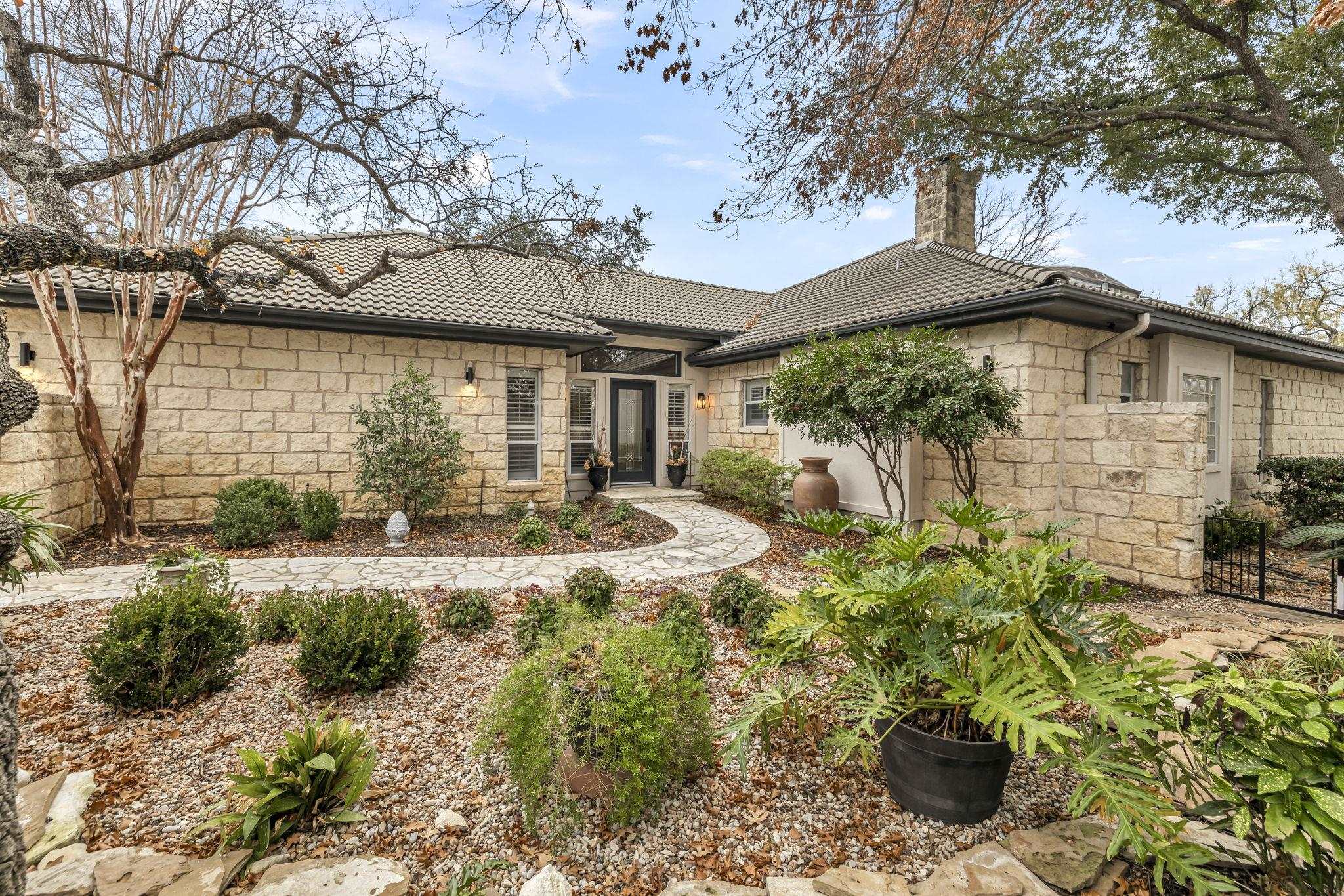 1422 Hi Circle North